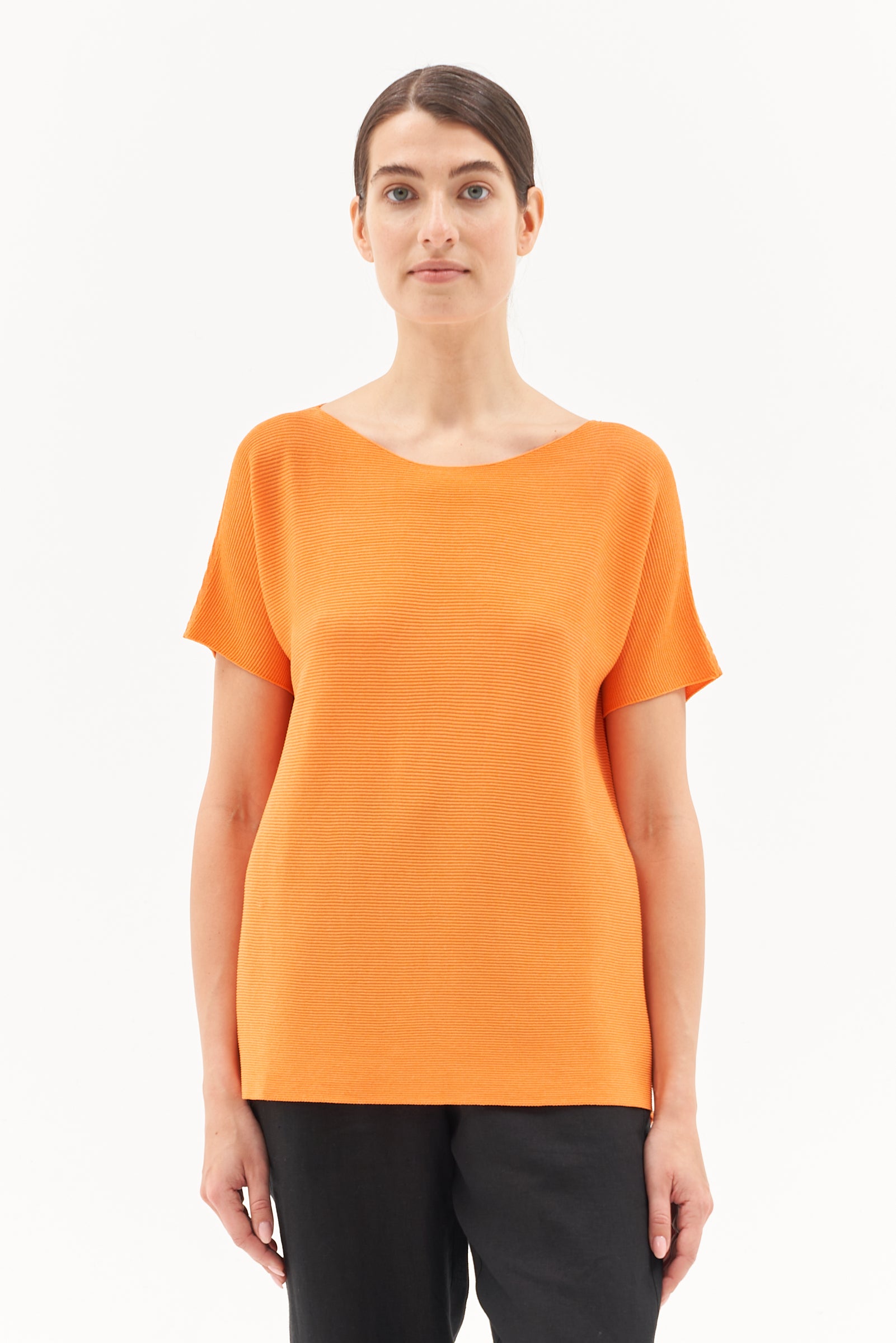 SHORT SLEEVE KNITED SWEATER IN ORANGE