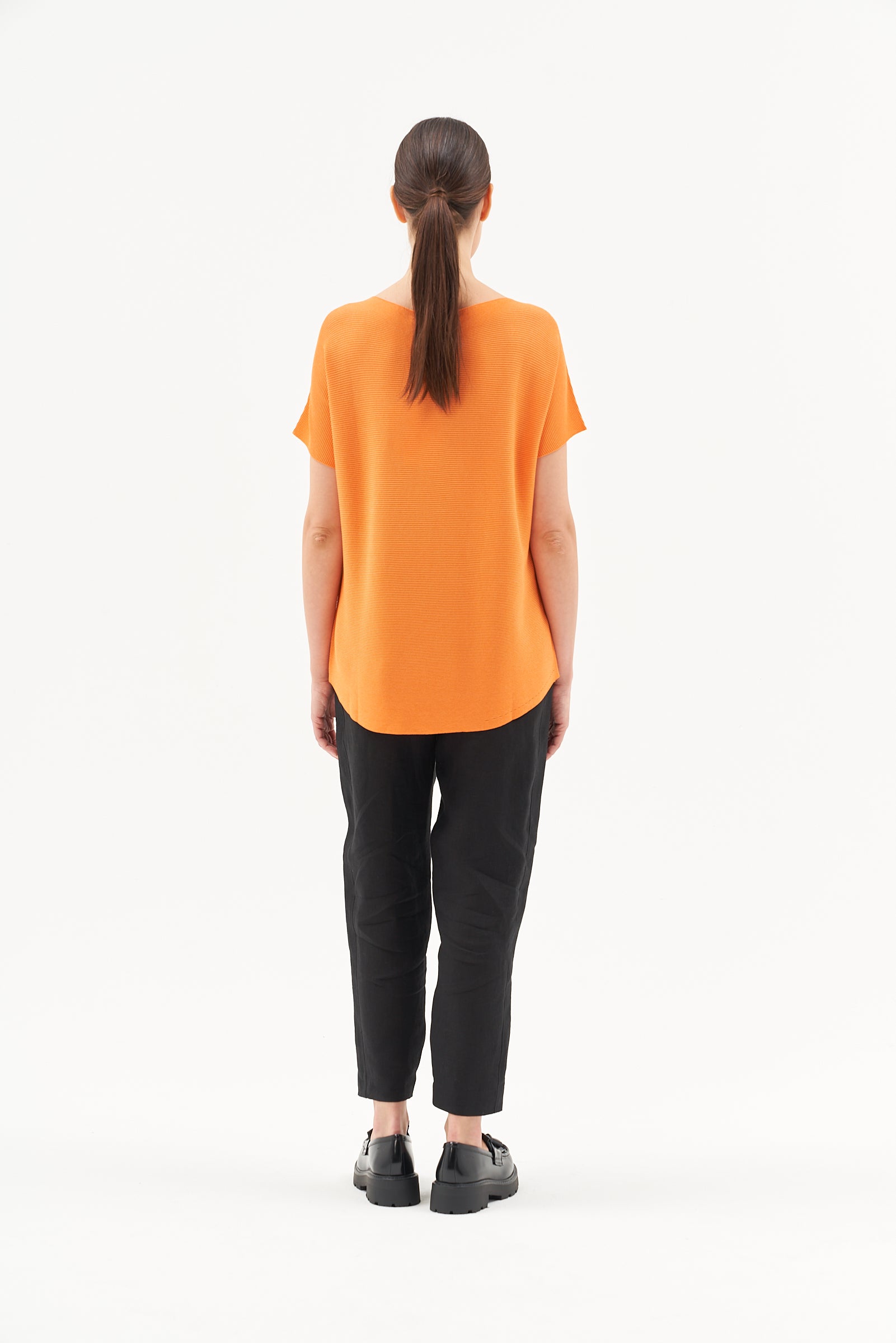 SHORT SLEEVE KNITED SWEATER IN ORANGE