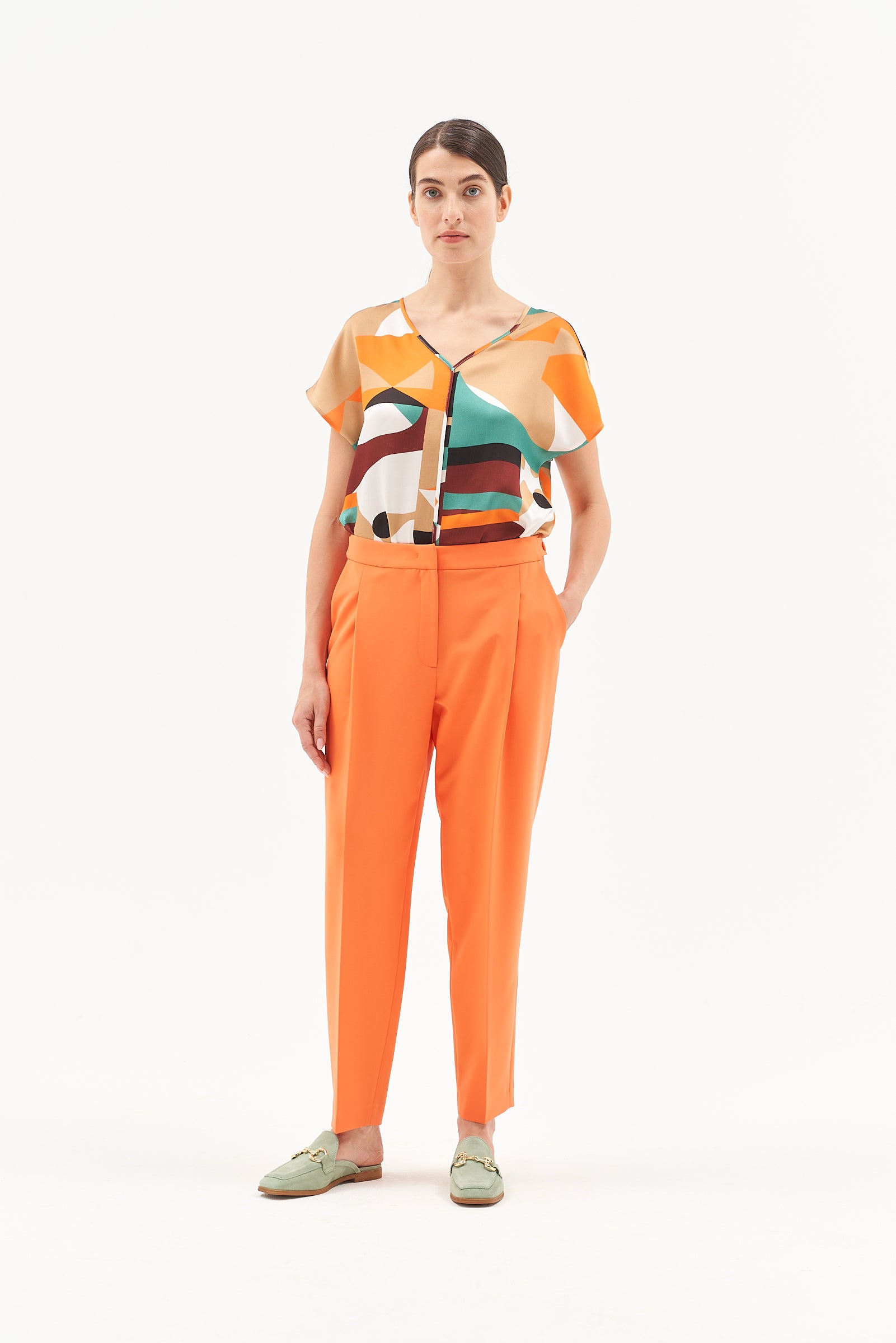 PLEAT FRONT TAPERED TROUSERS ORANGE