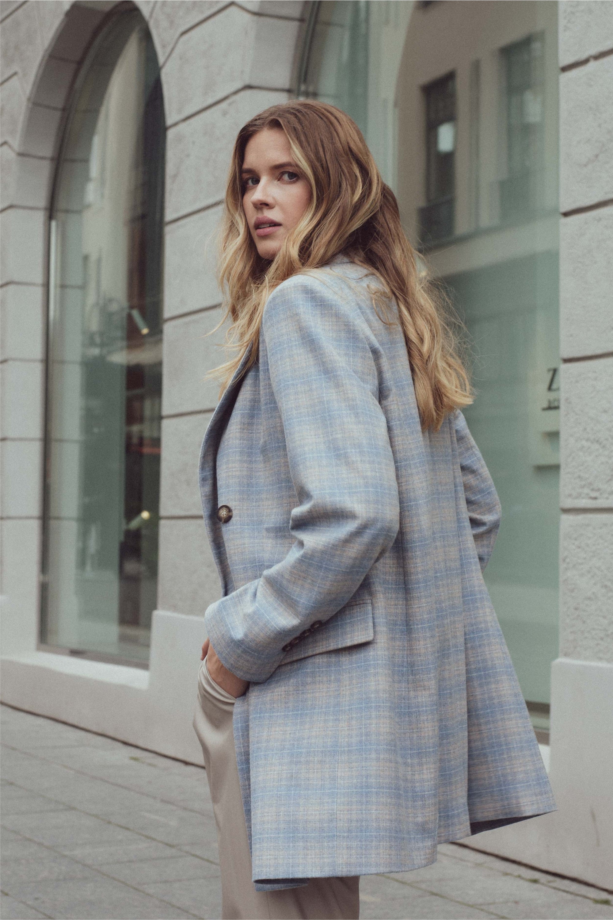 SKY BLUE DOUBLE-BRESTED JACKET IN CHECKS