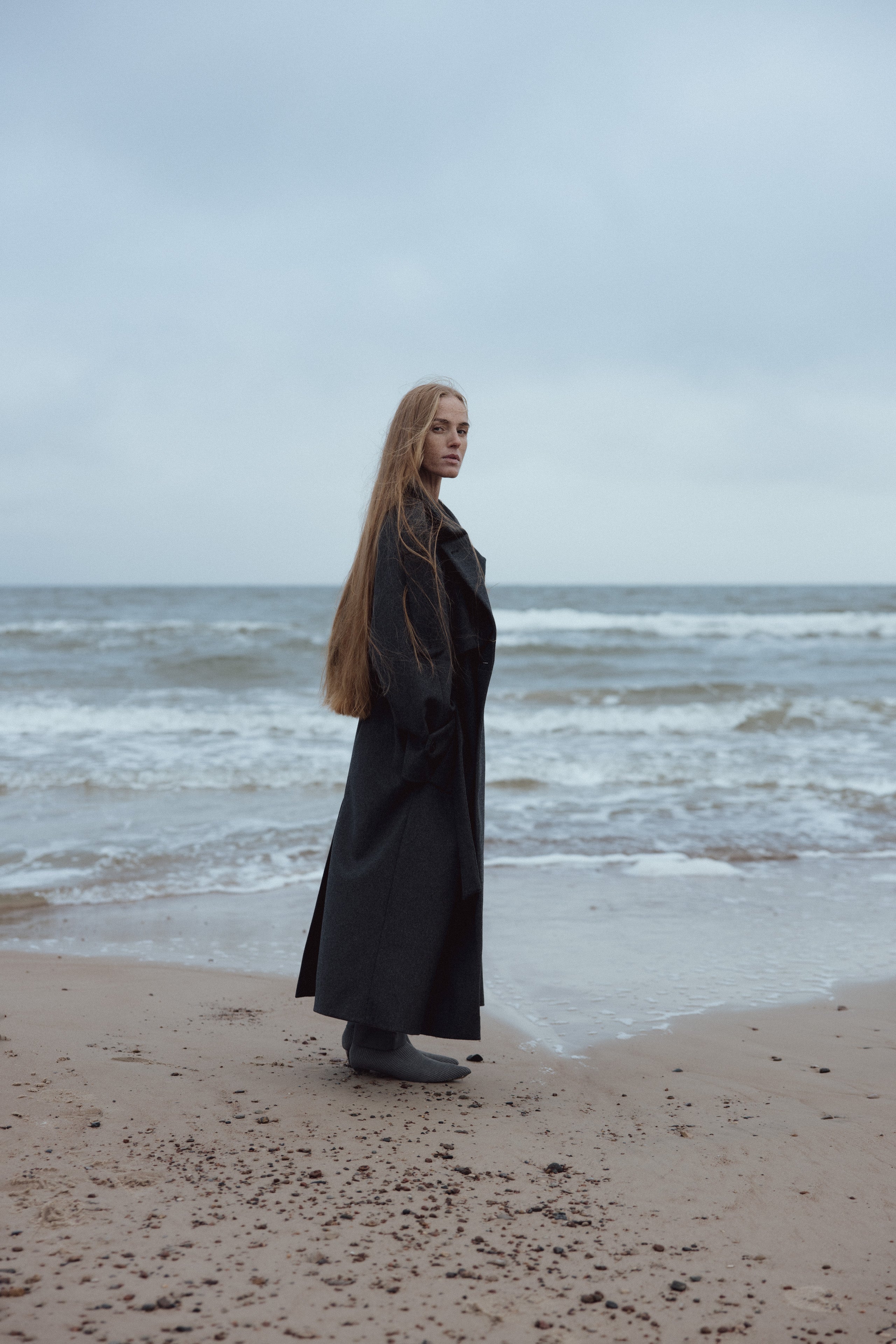 LONG BELTED DARK GREY WOOL COAT