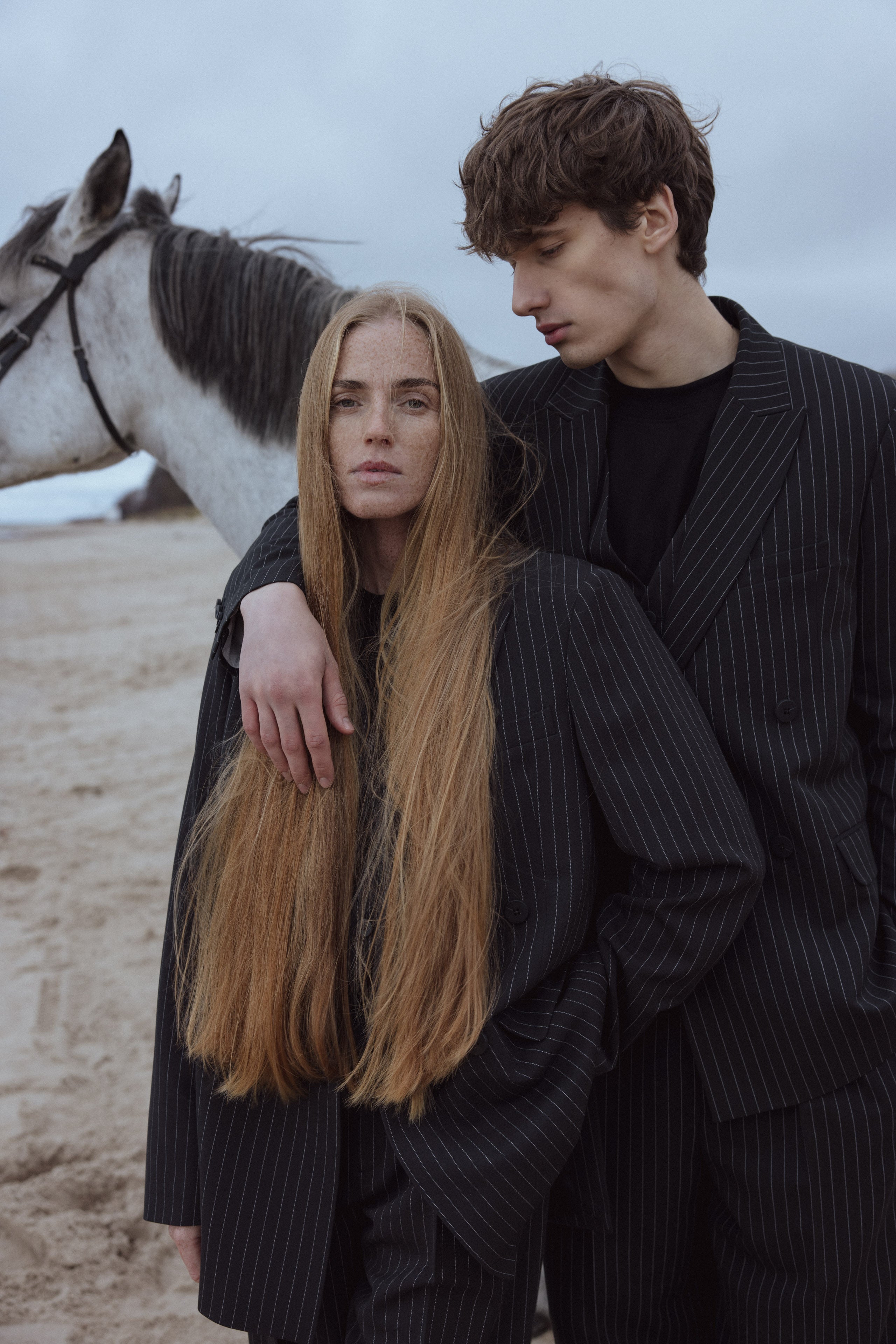UNISEX PADIDINTAS DRYŽUOTAS ŠVARKAS
