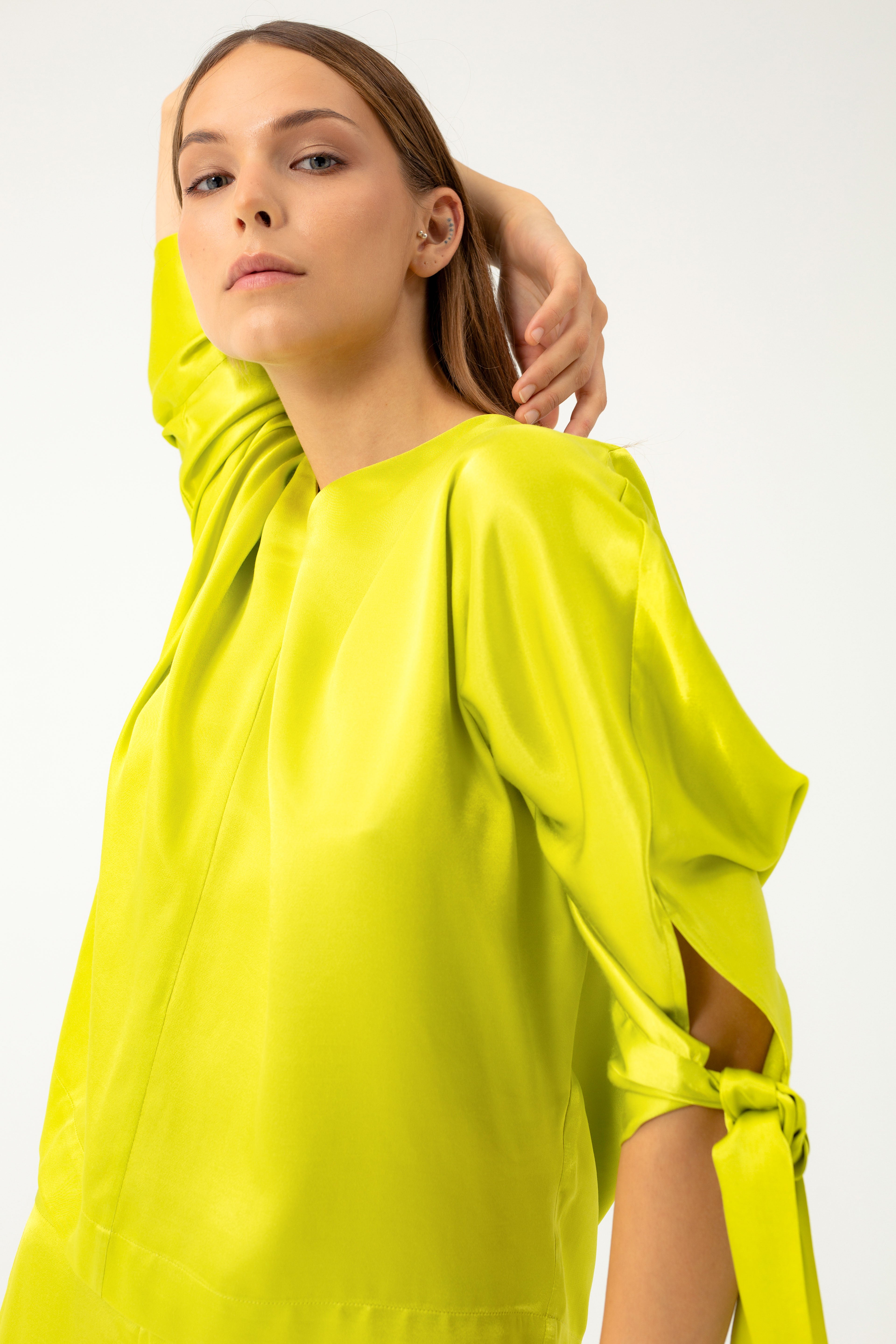 LIME BLOUSE WITH TIE CUFFS SLEEVES