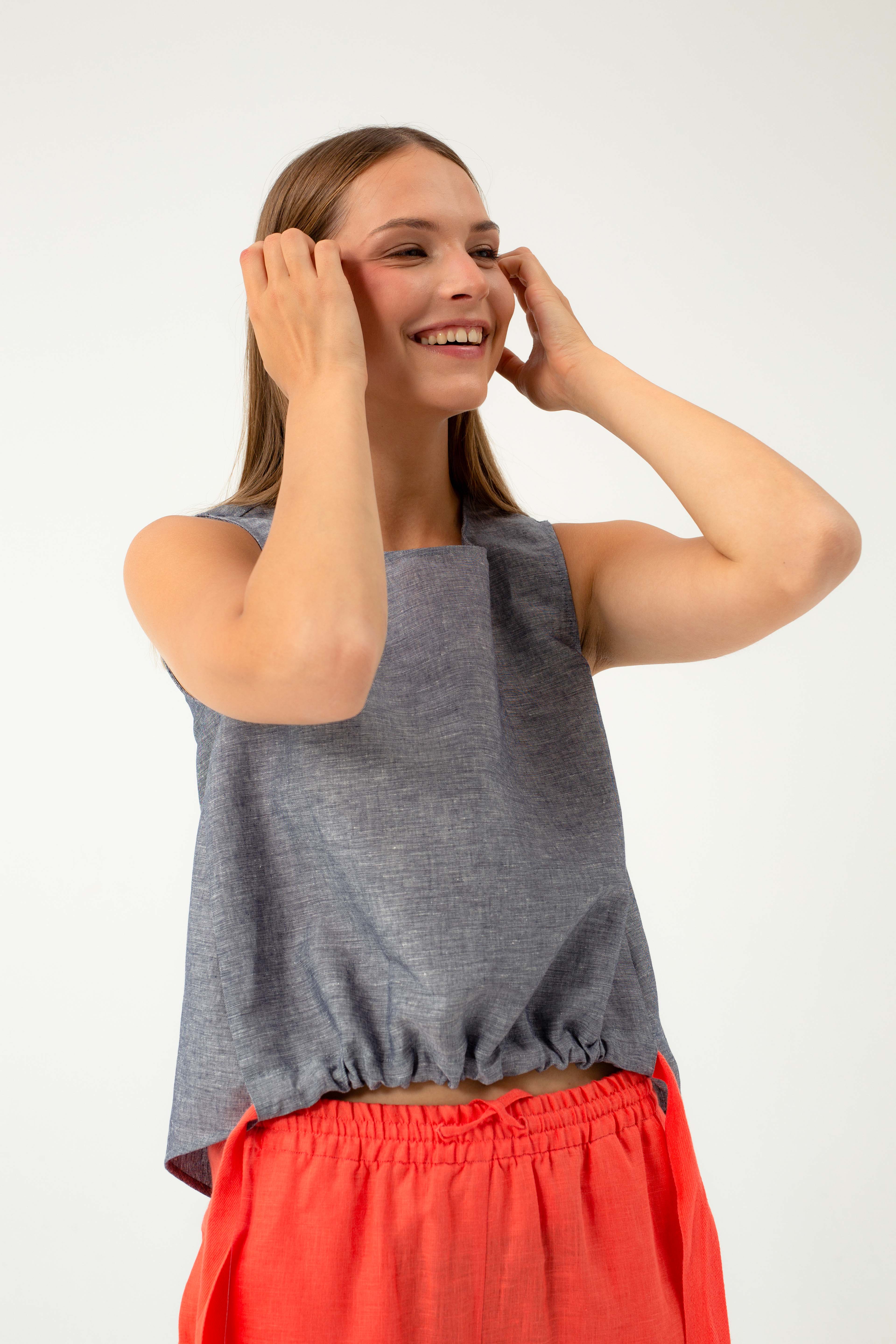 SLEEVELESS NAVY MELANGE BLOUSE WITH LINEN