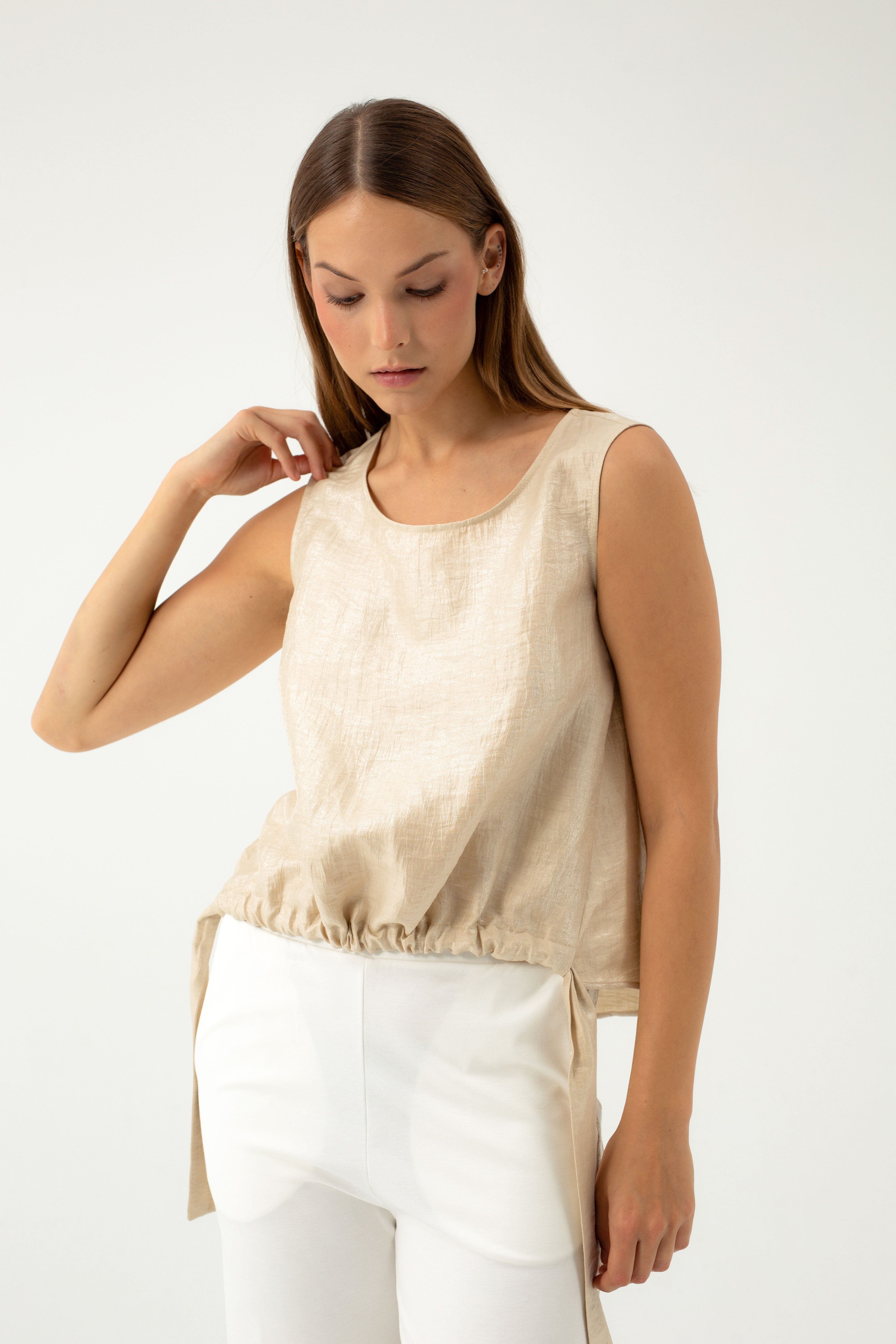 SLEEVELESS BEIGE BLOUSE WITH LINEN