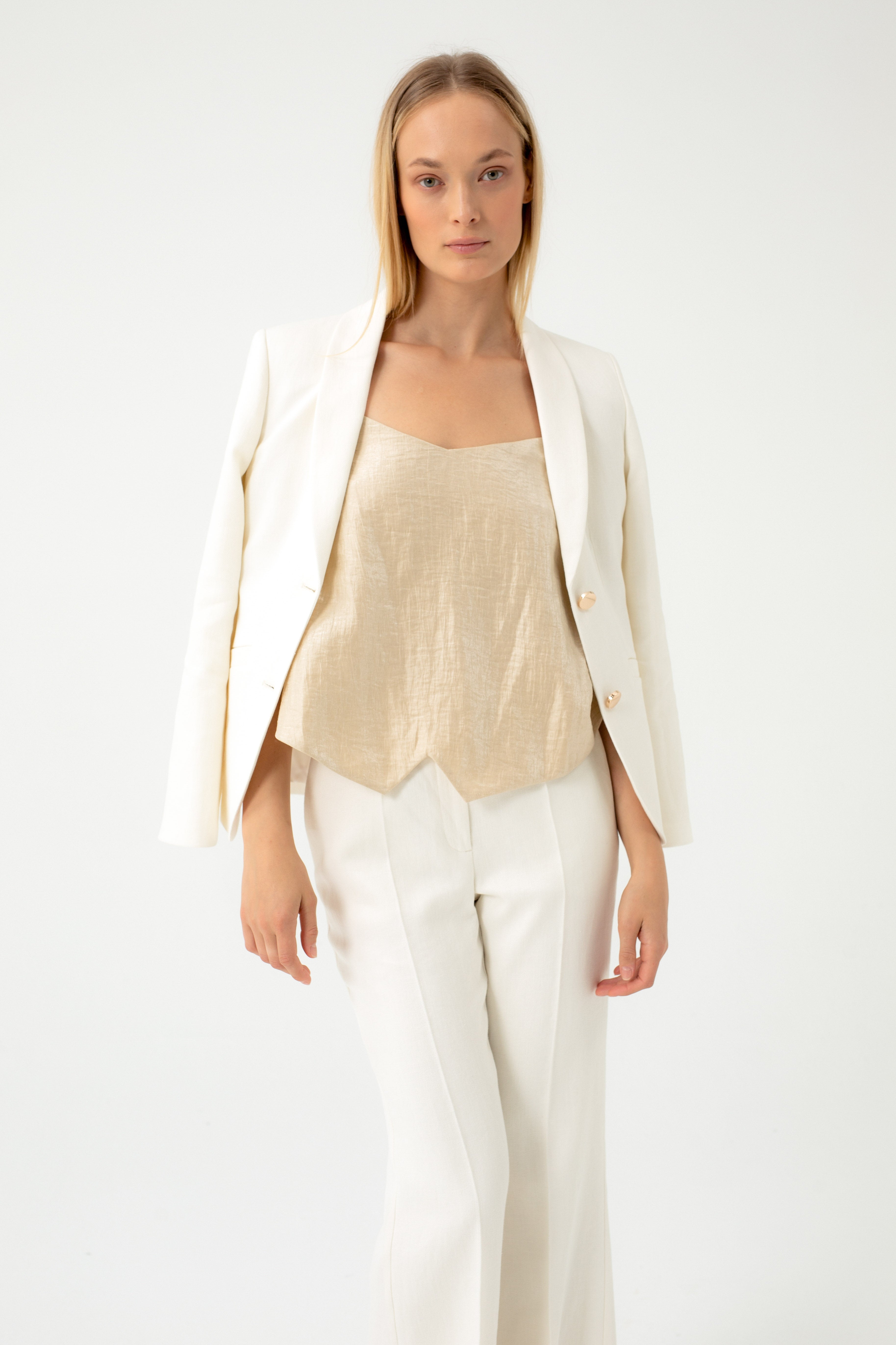 BEIGE TOP WITH LINEN