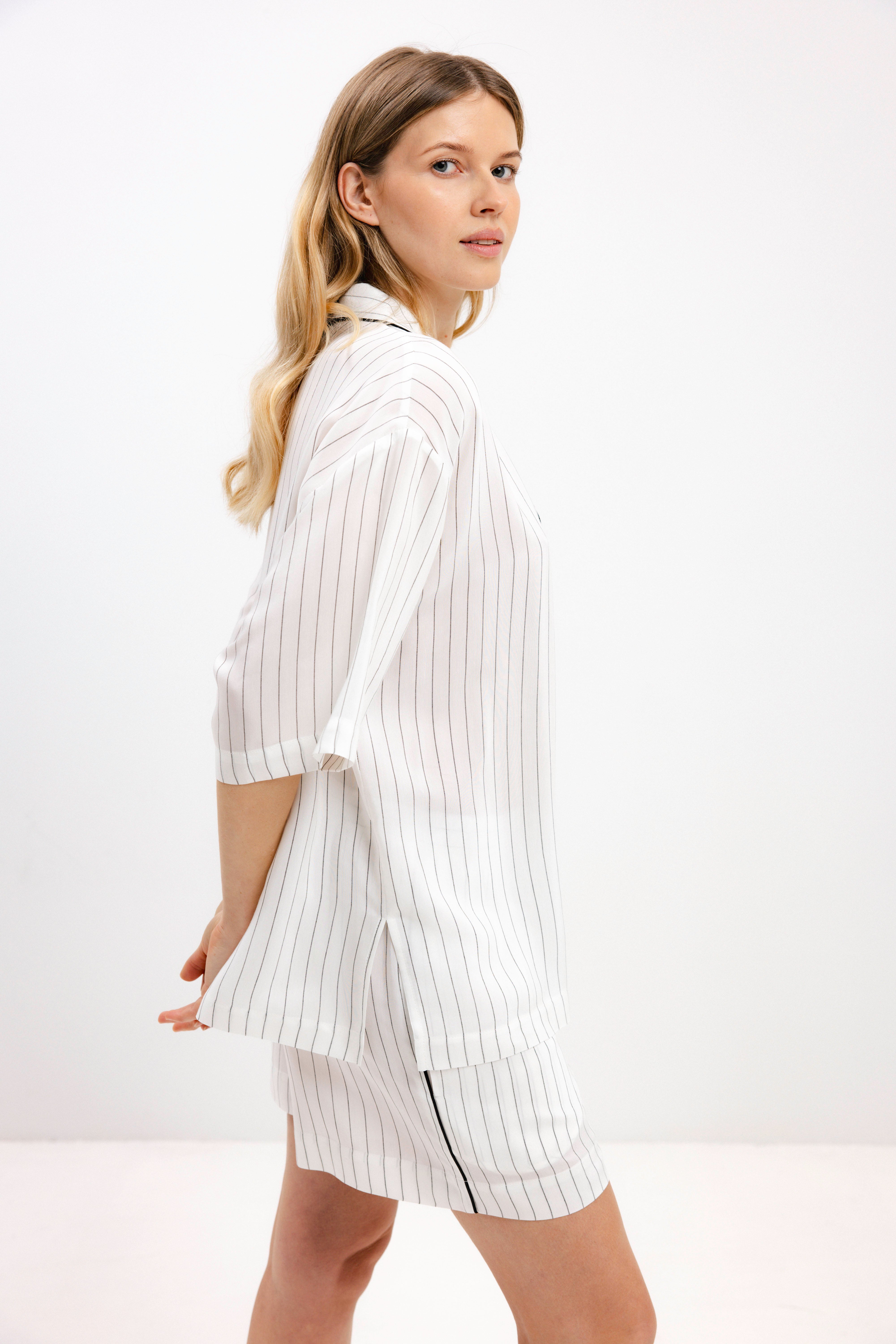 PYJAMA SHIRT WITH BLACK STRIPES AND SHORT SLEEVES - UNISEX