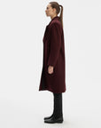 TAILORED BURGUNDY COAT WITH BROAD SHOULDERS