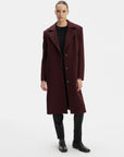 TAILORED BURGUNDY COAT WITH BROAD SHOULDERS