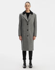 TAILORED GREY COAT WITH BROAD SHOULDERS