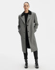 TAILORED GREY COAT WITH BROAD SHOULDERS