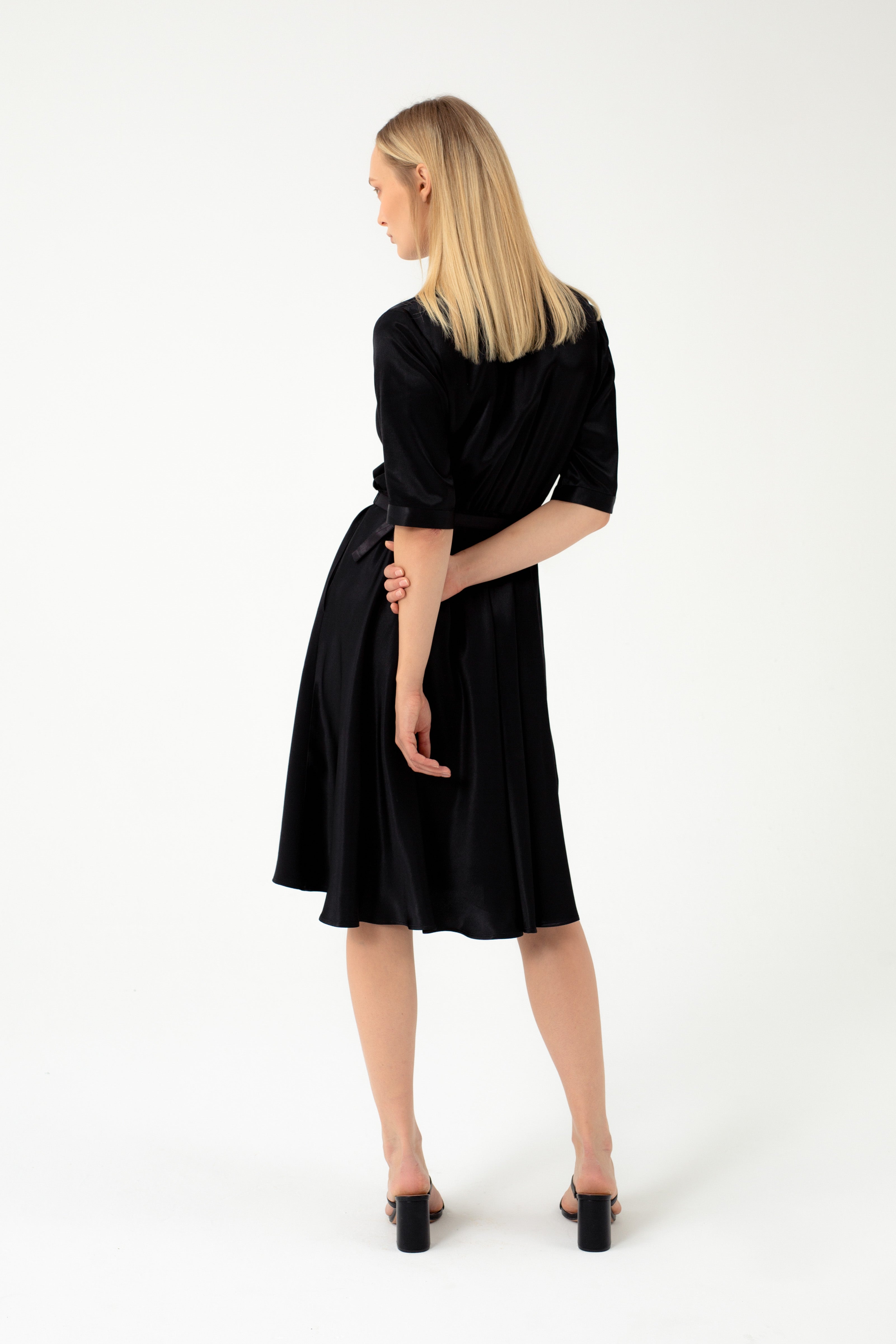 ELEGANT BLACK MIDI DRESS WITH BELT