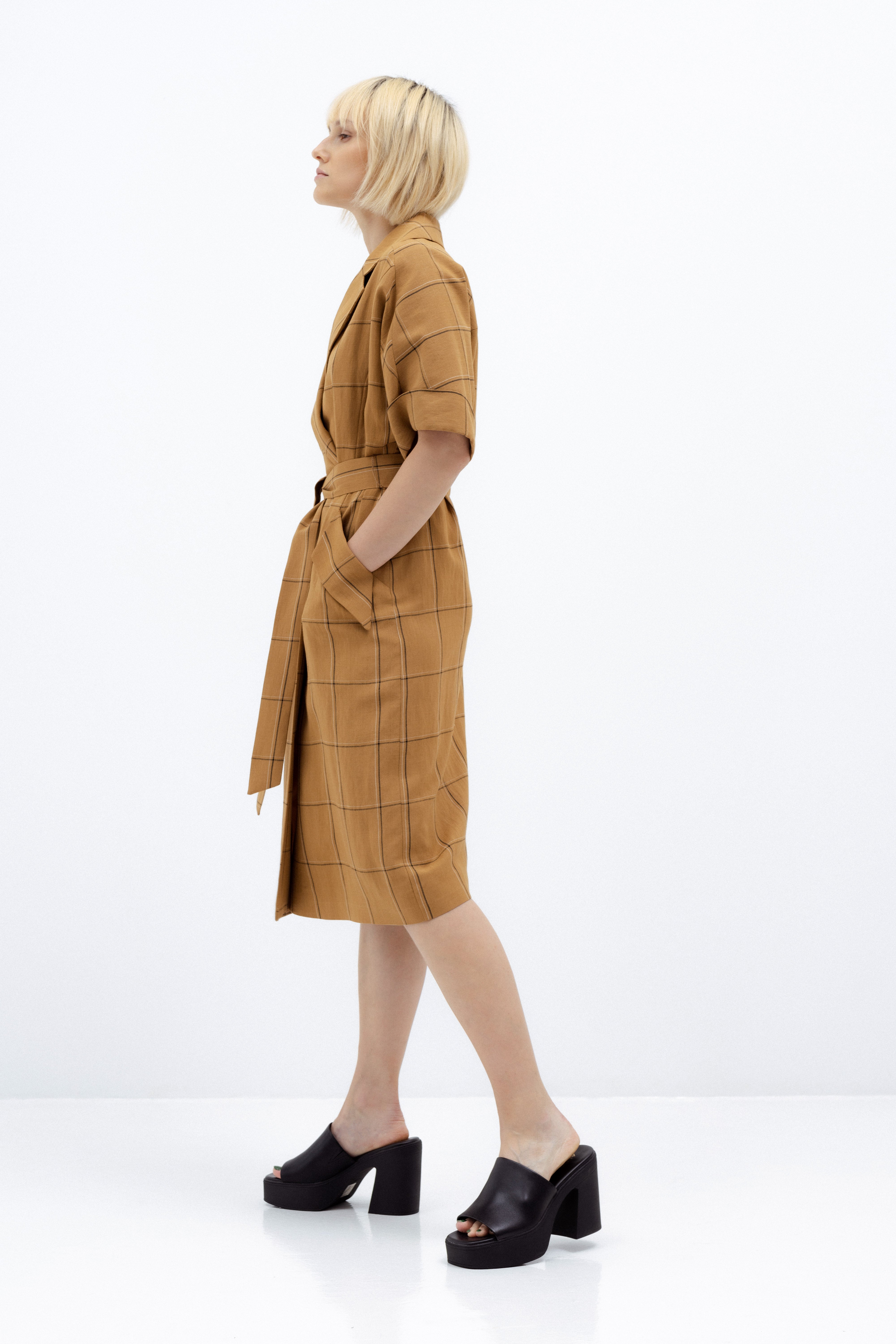 VEST TYPE CAMEL DRESS WITH LINEN