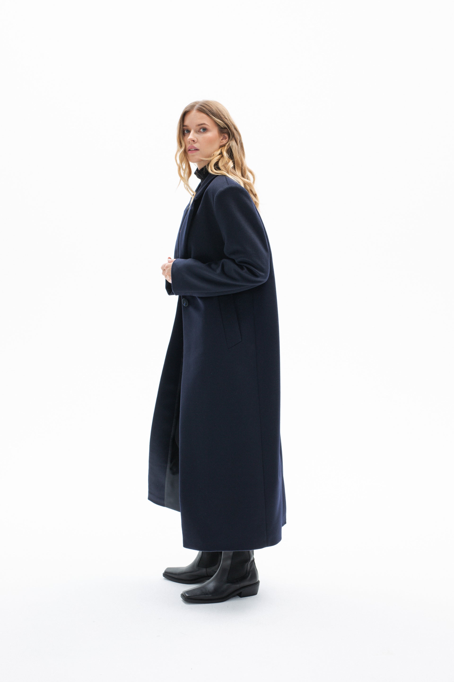 ONE BUTTON CLASSIC NAVY COAT