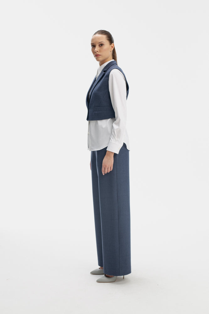 SHORT VEST IN BLUE