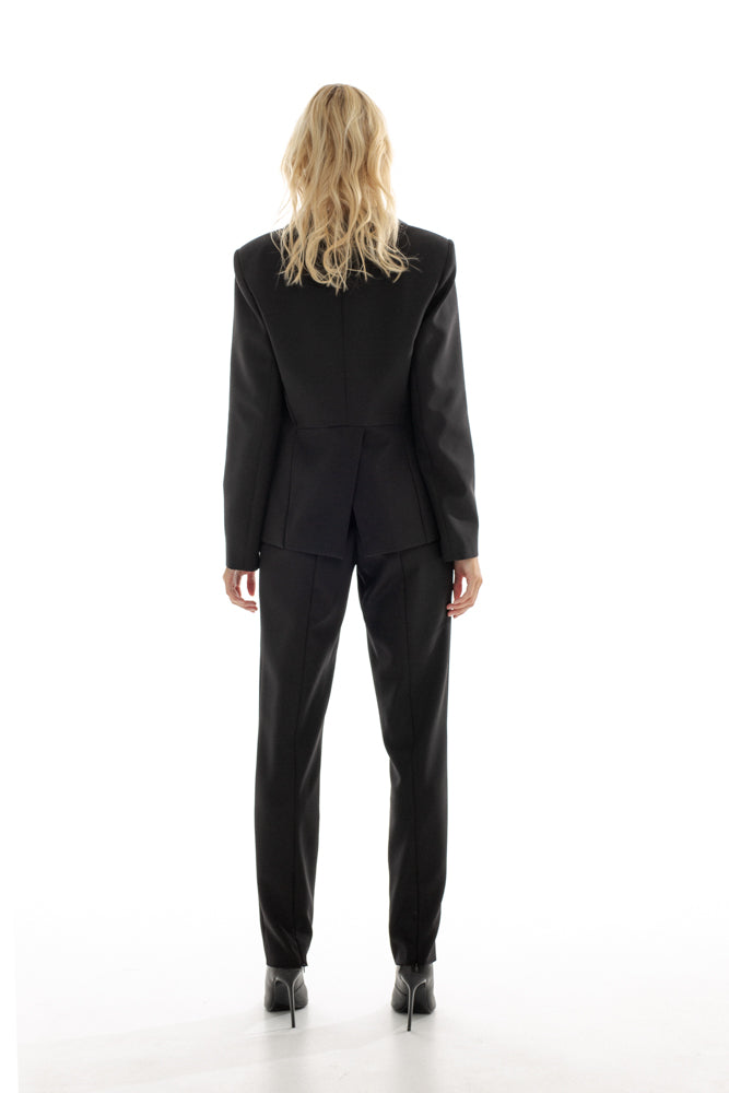 TUXEDO TYPE BLACK BLAZER