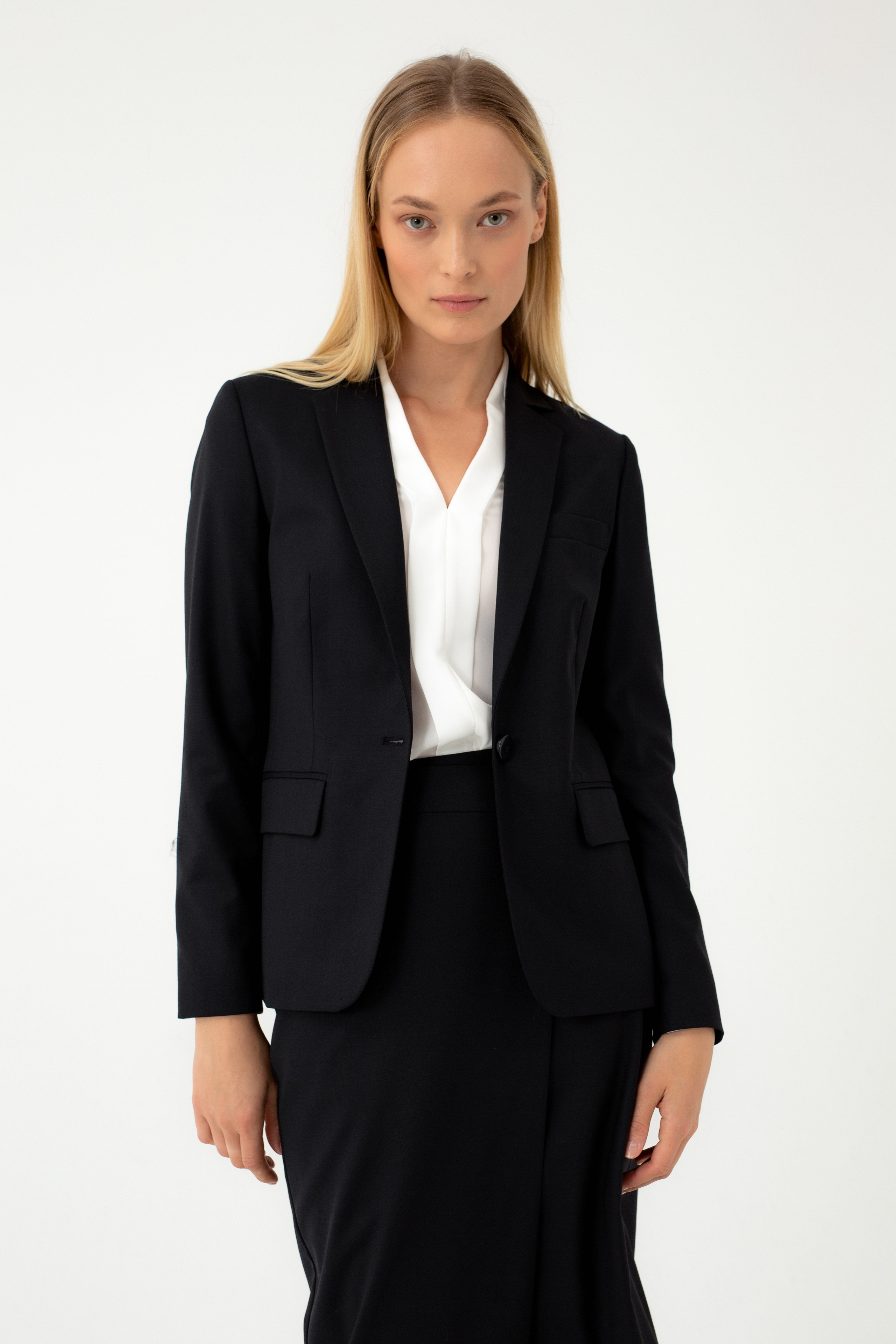 SINGLE BREASTED FITTED SUIT JACKET