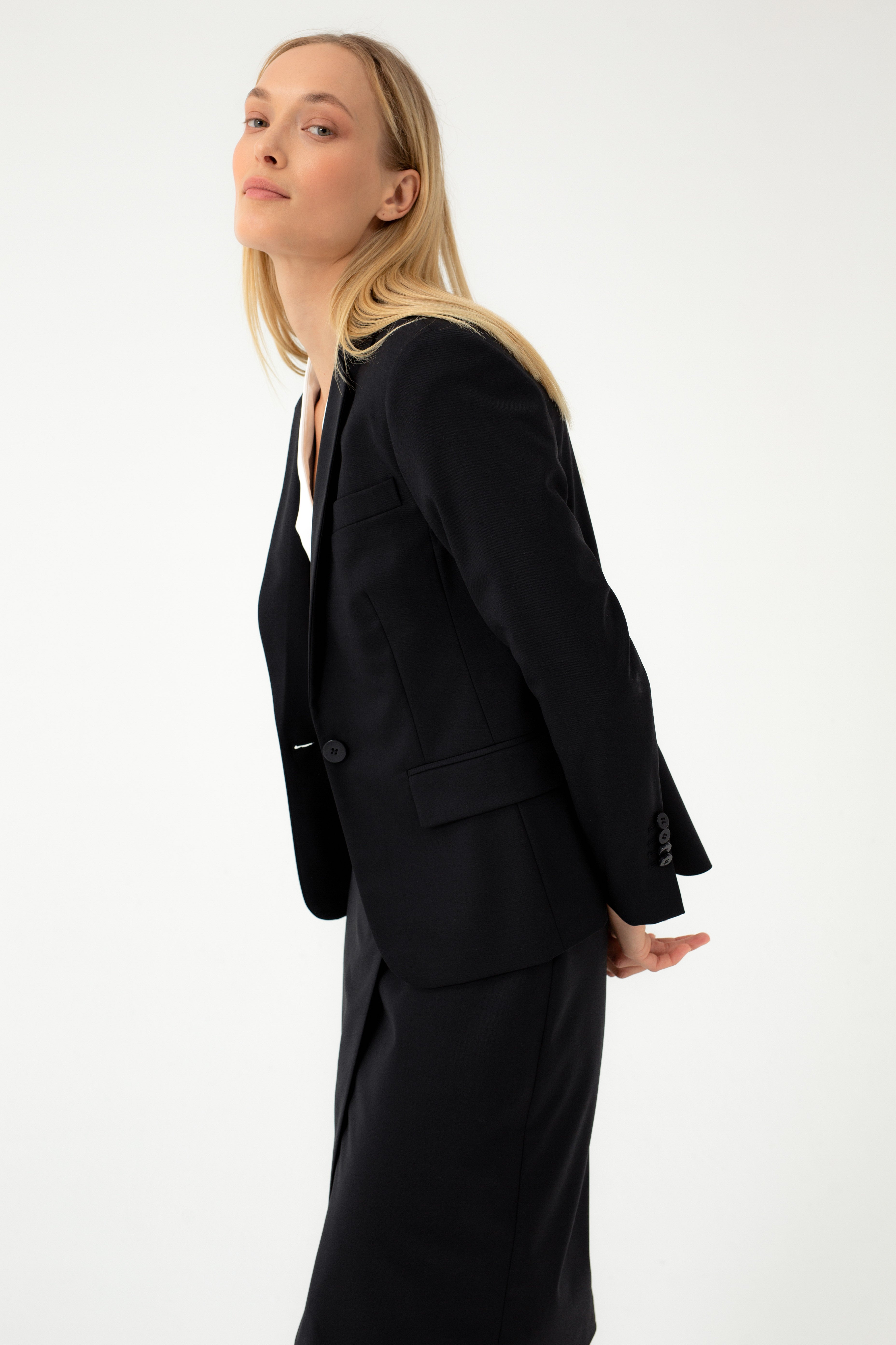 SINGLE BREASTED FITTED SUIT BLAZER