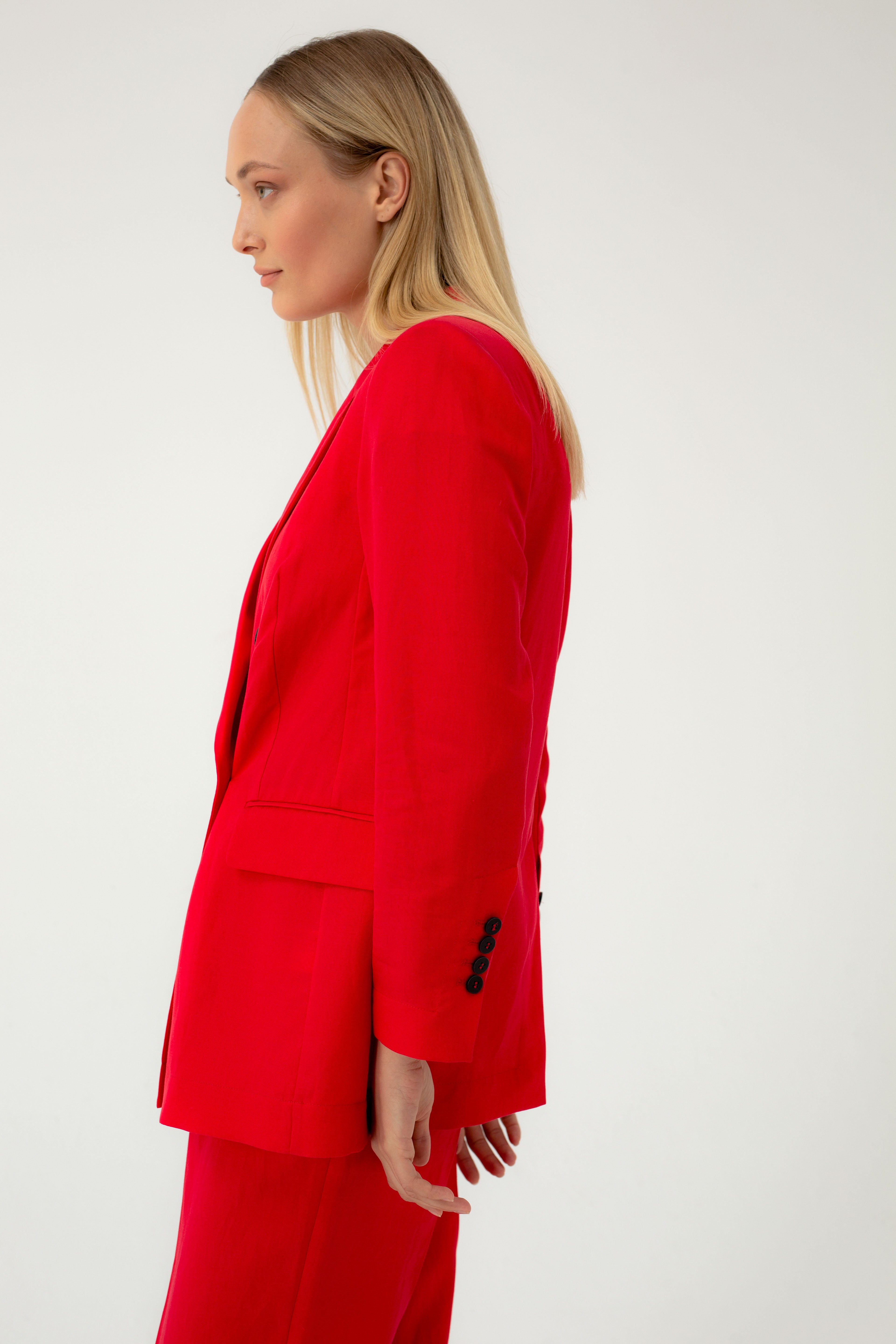 DOUBLE-BREASTED RED LINEN JACKET