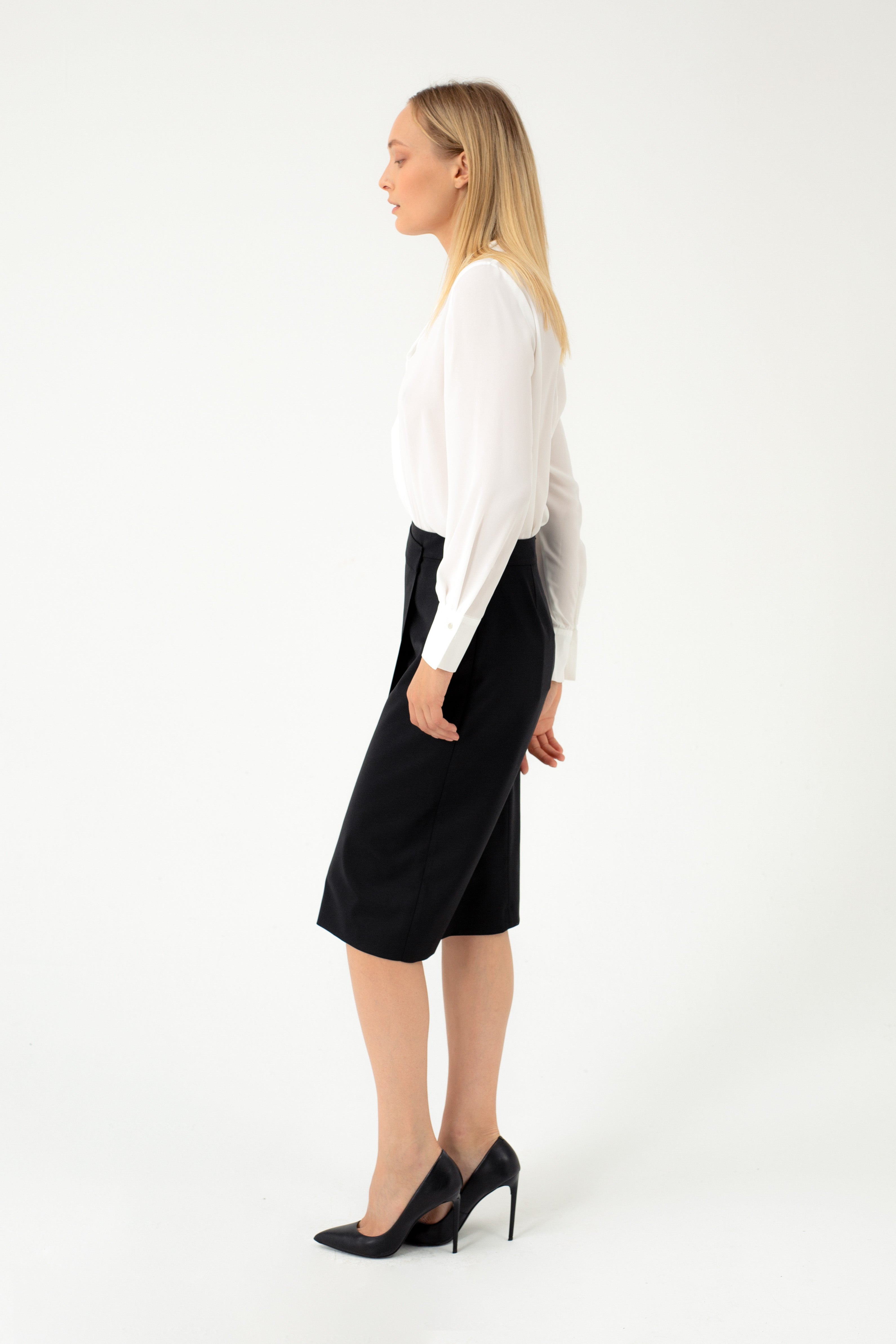 BLACK SUIT SKIRT WITH DIAGONAL SPLIT