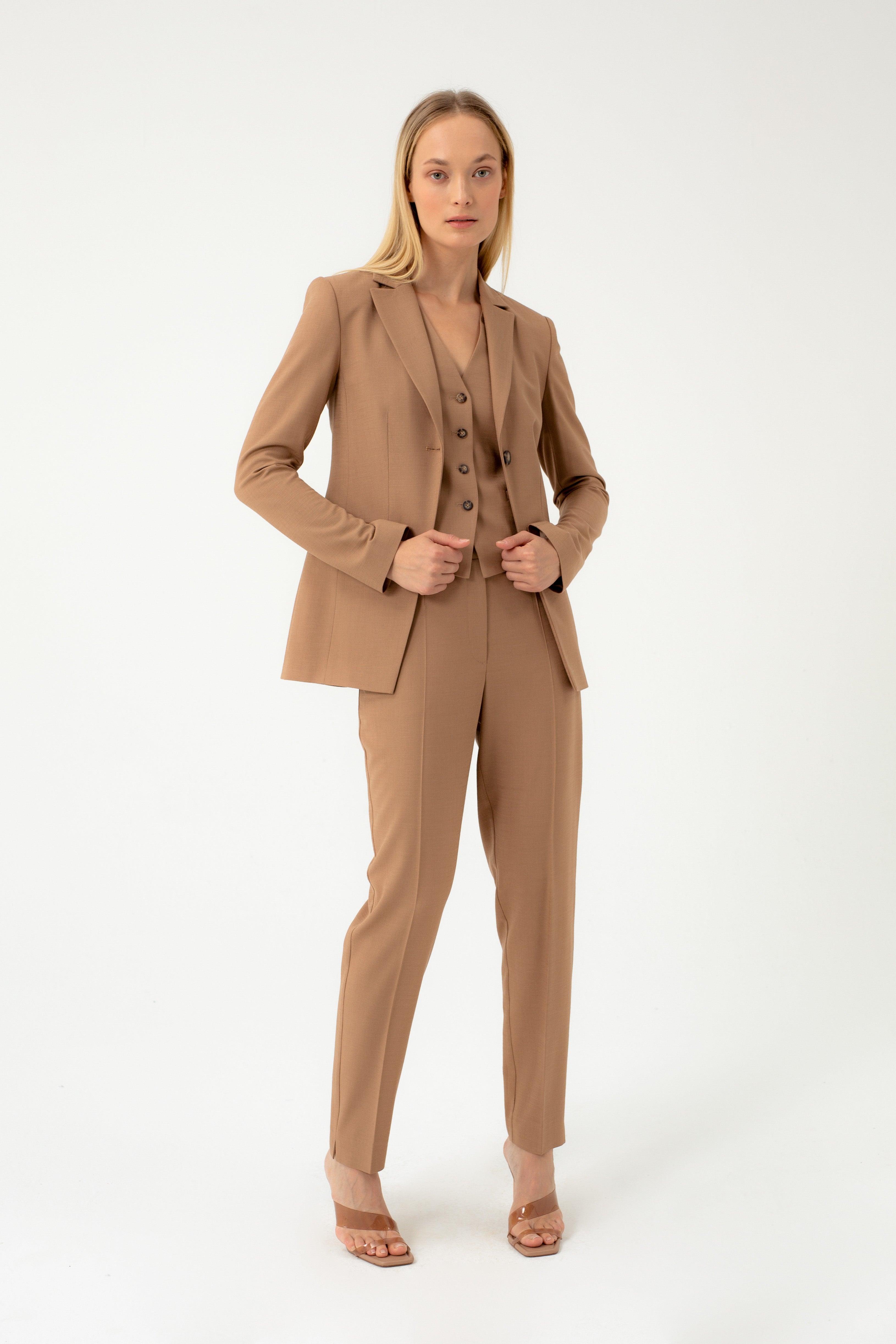 SLIM FIT CAMEL TROUSERS WITH FRONT PLEATS