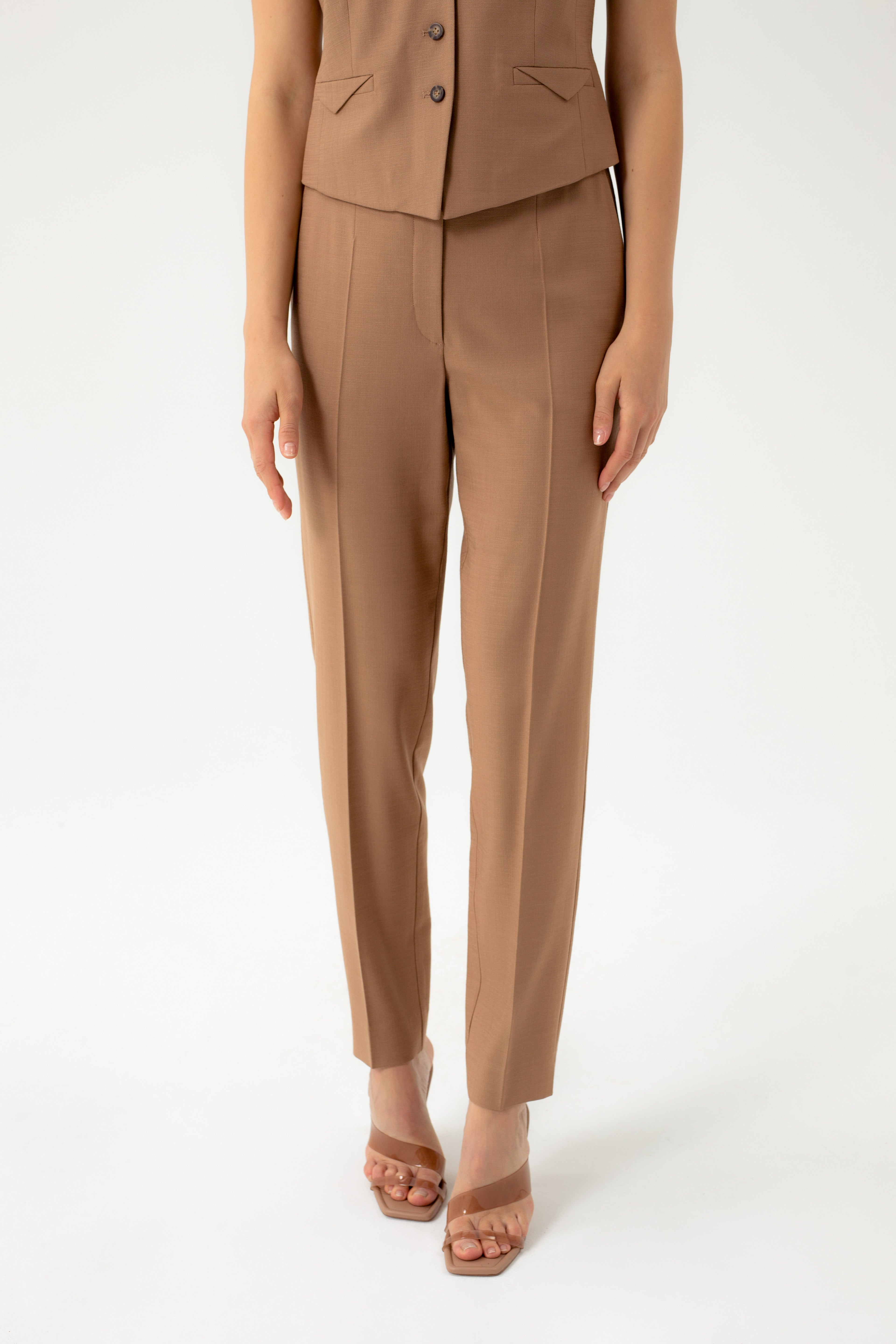 SLIM FIT CAMEL TROUSERS WITH FRONT PLEATS