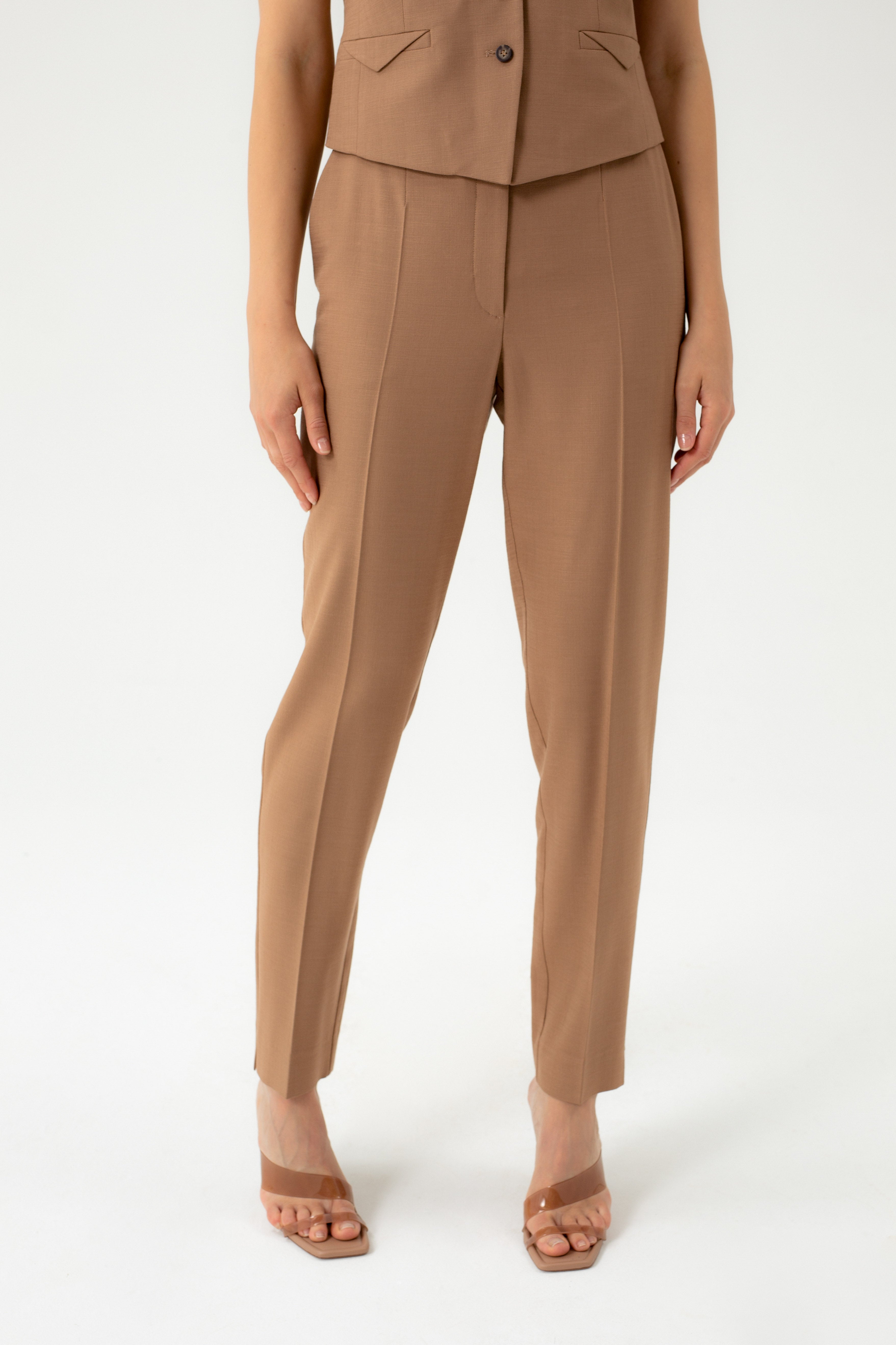 SLIM FIT CAMEL TROUSERS WITH FRONT PLEATS