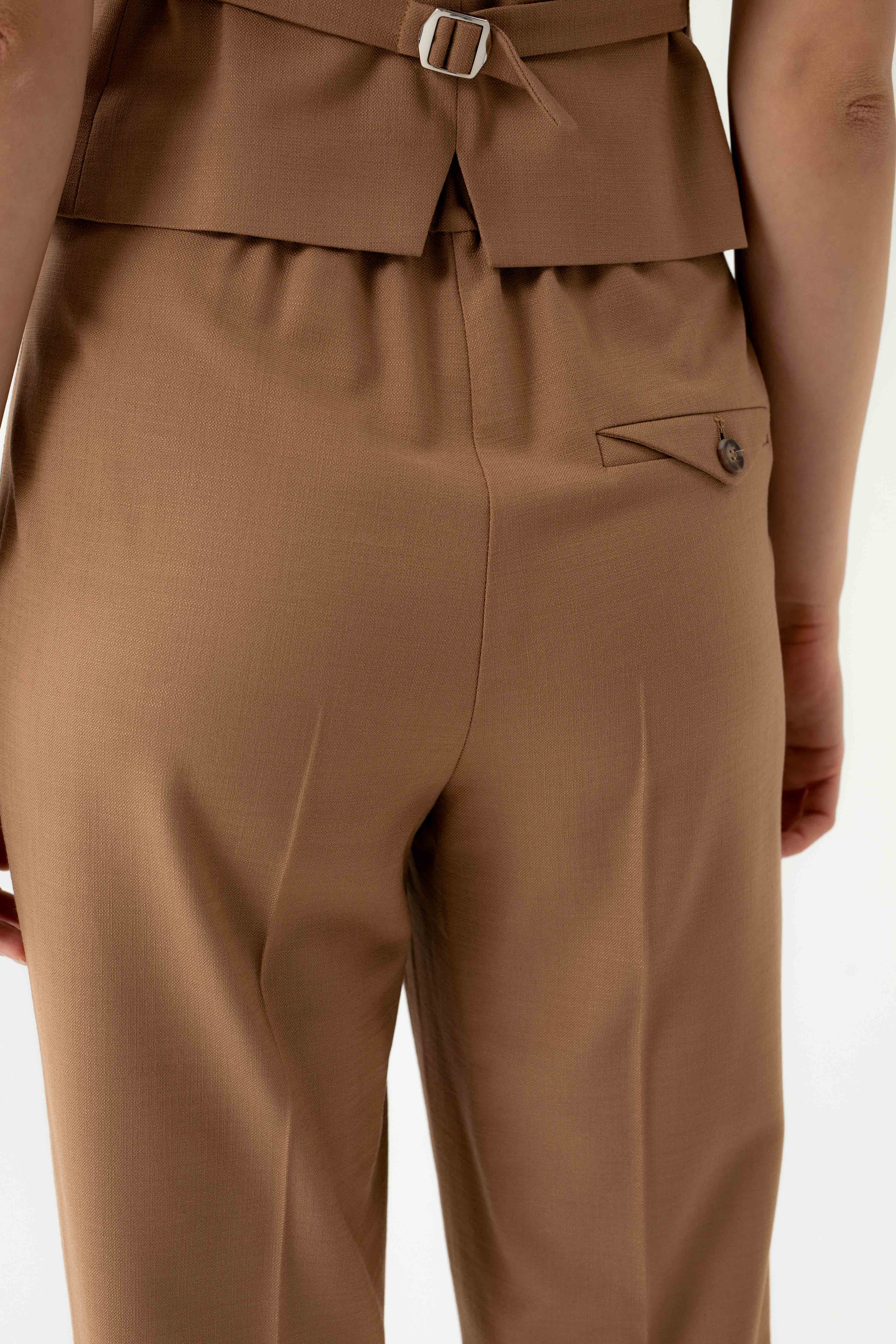 SLIM FIT CAMEL TROUSERS WITH FRONT PLEATS