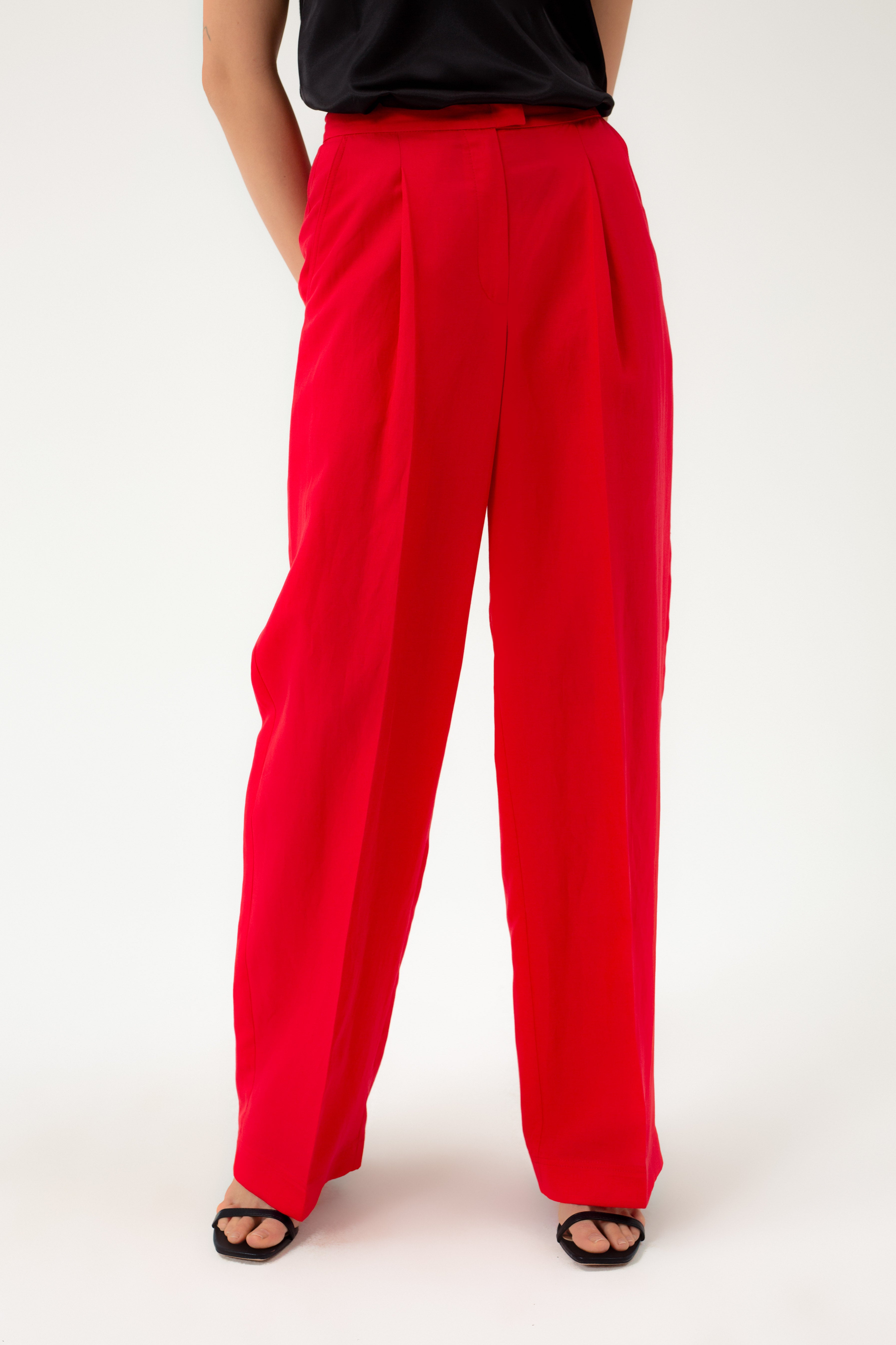 WIDE-LEG RED SUIT TROUSERS