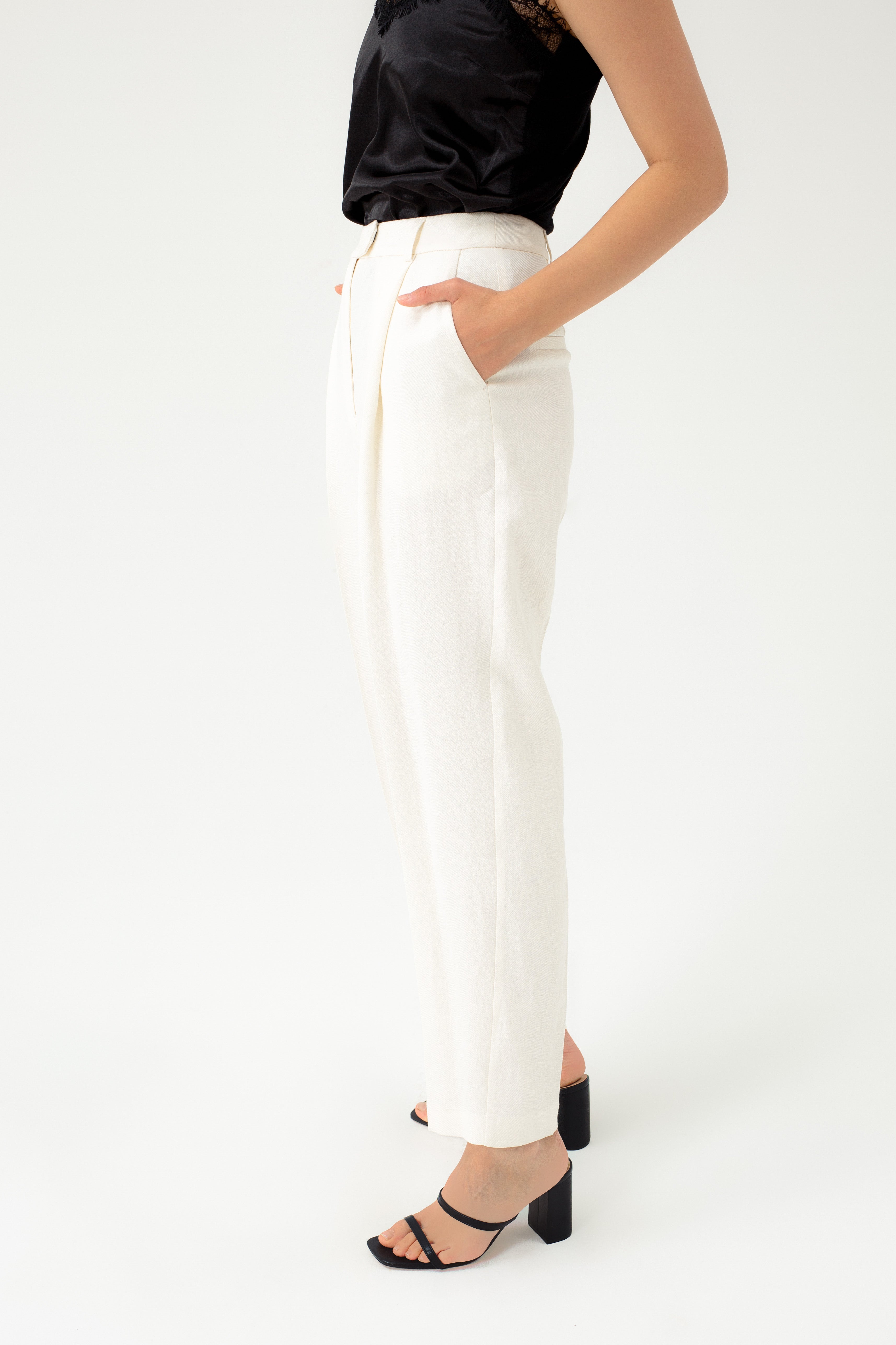 TAPERED ECRU TROUSERS WITH PLEAT