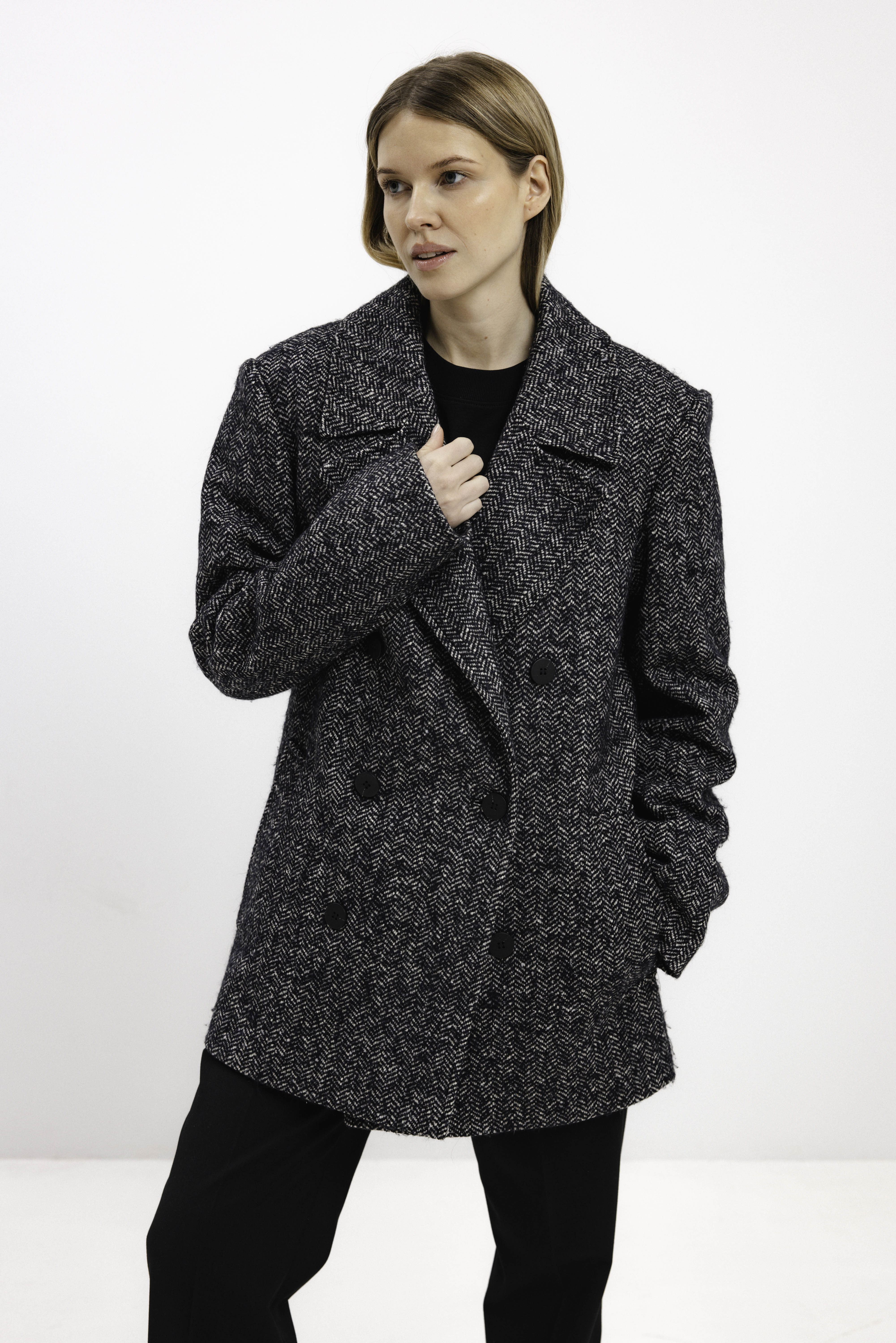 UNISEX DOUBLE-BREASTED WOOL COAT IN HERRINGBONE PATTERN
