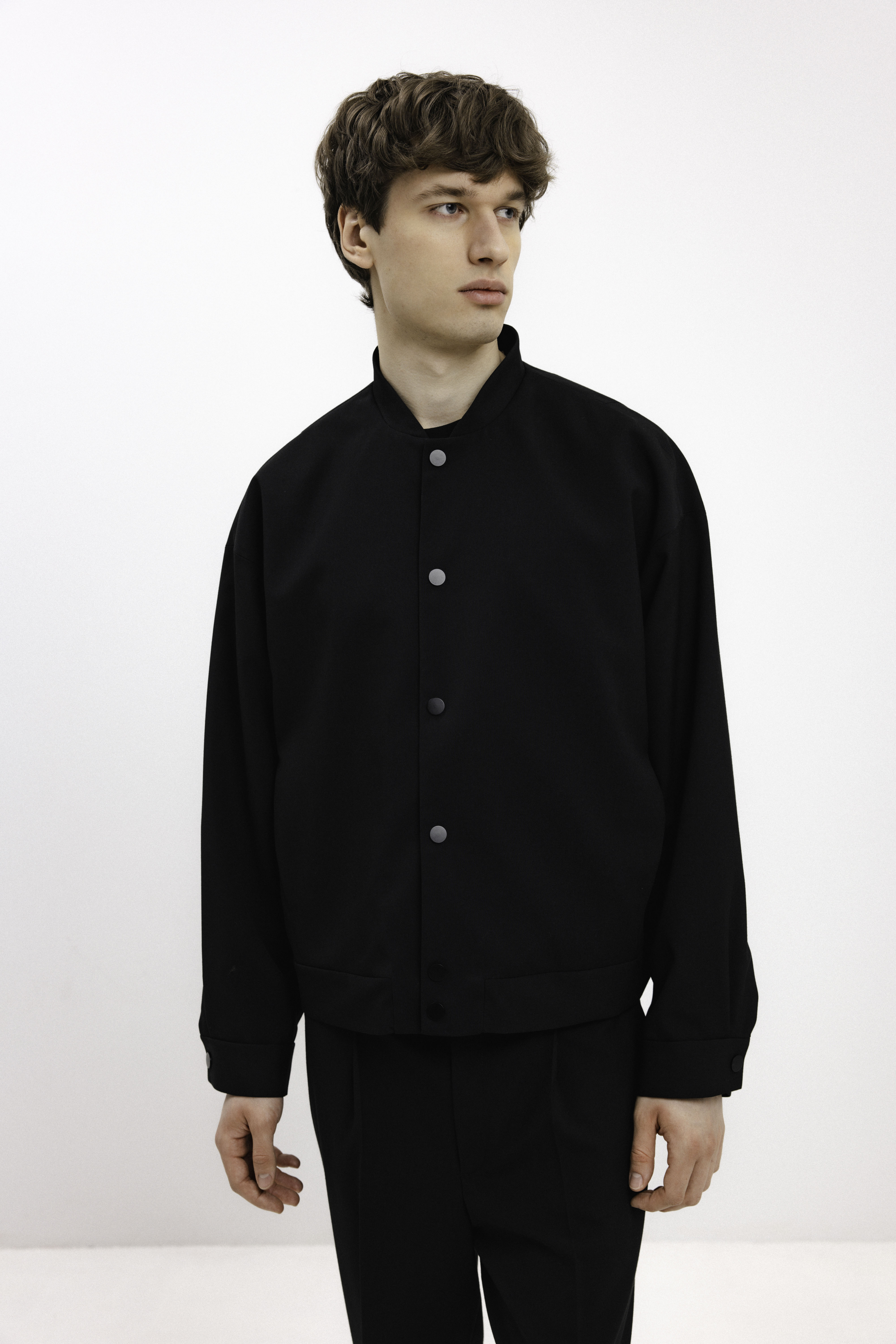 UNISEX JUODAS "BOMBER" TIPO ŠVARKAS
