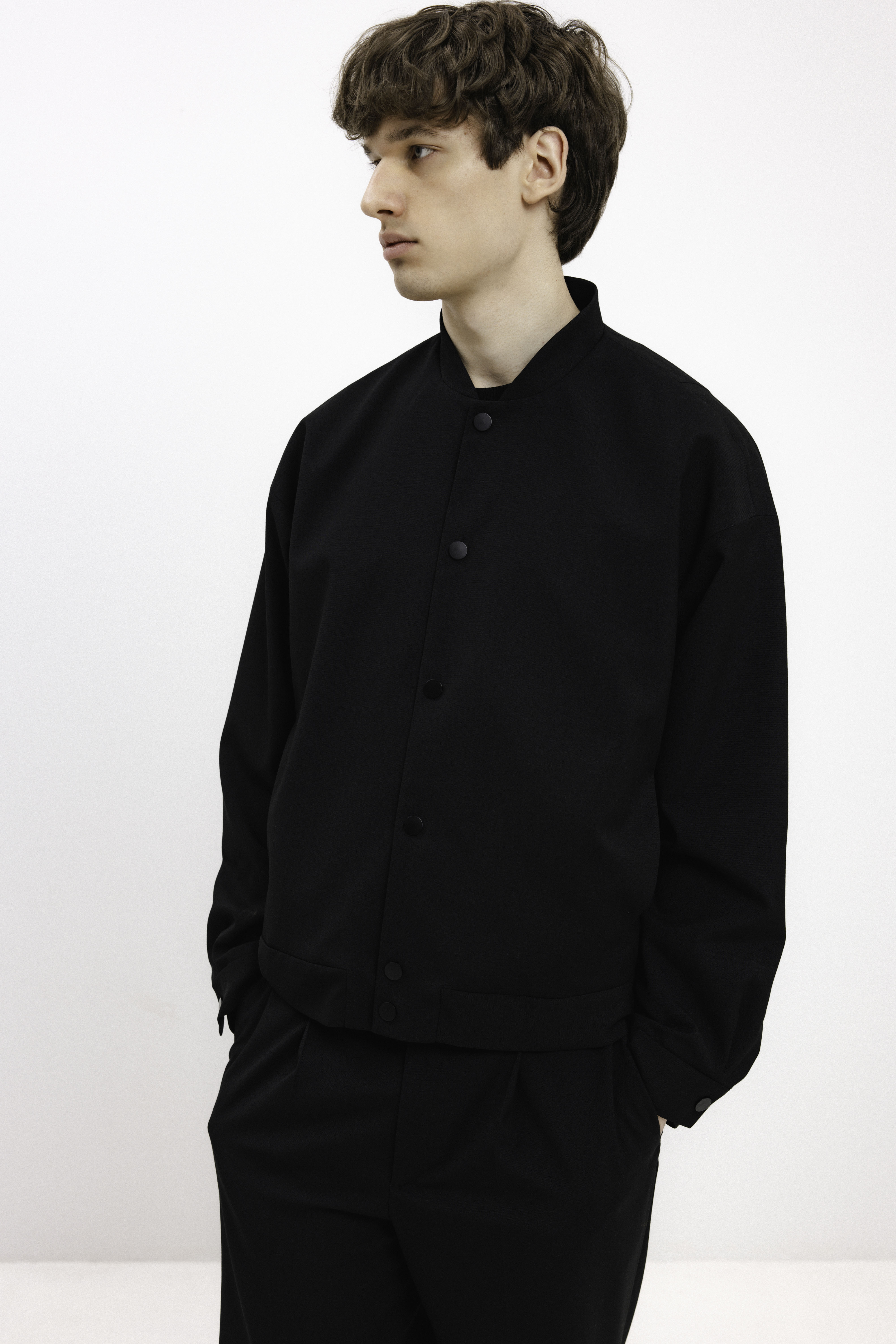 UNISEX JUODAS "BOMBER" TIPO ŠVARKAS