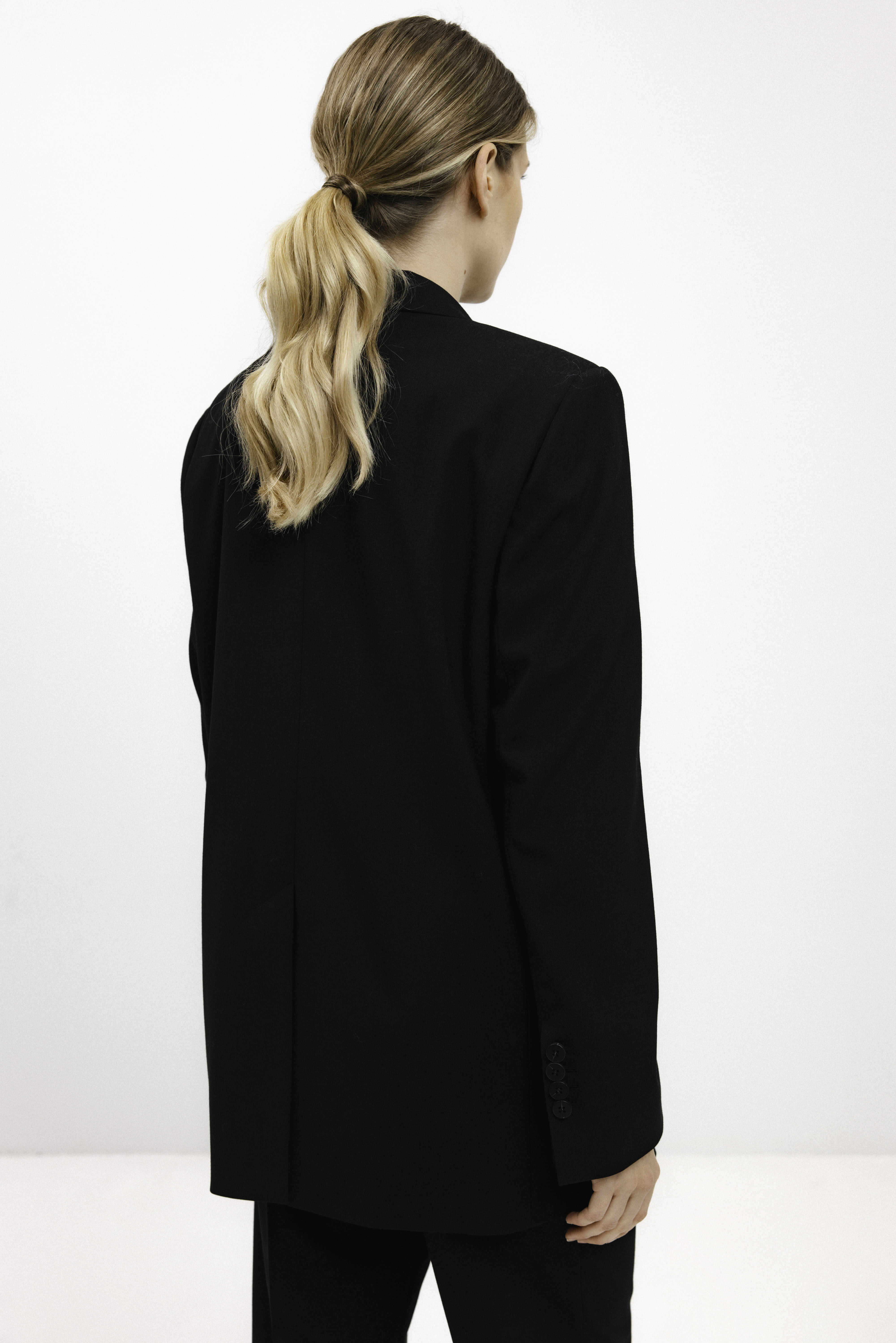 UNISEX JUODAS VIENAEILIS ŠVARKAS