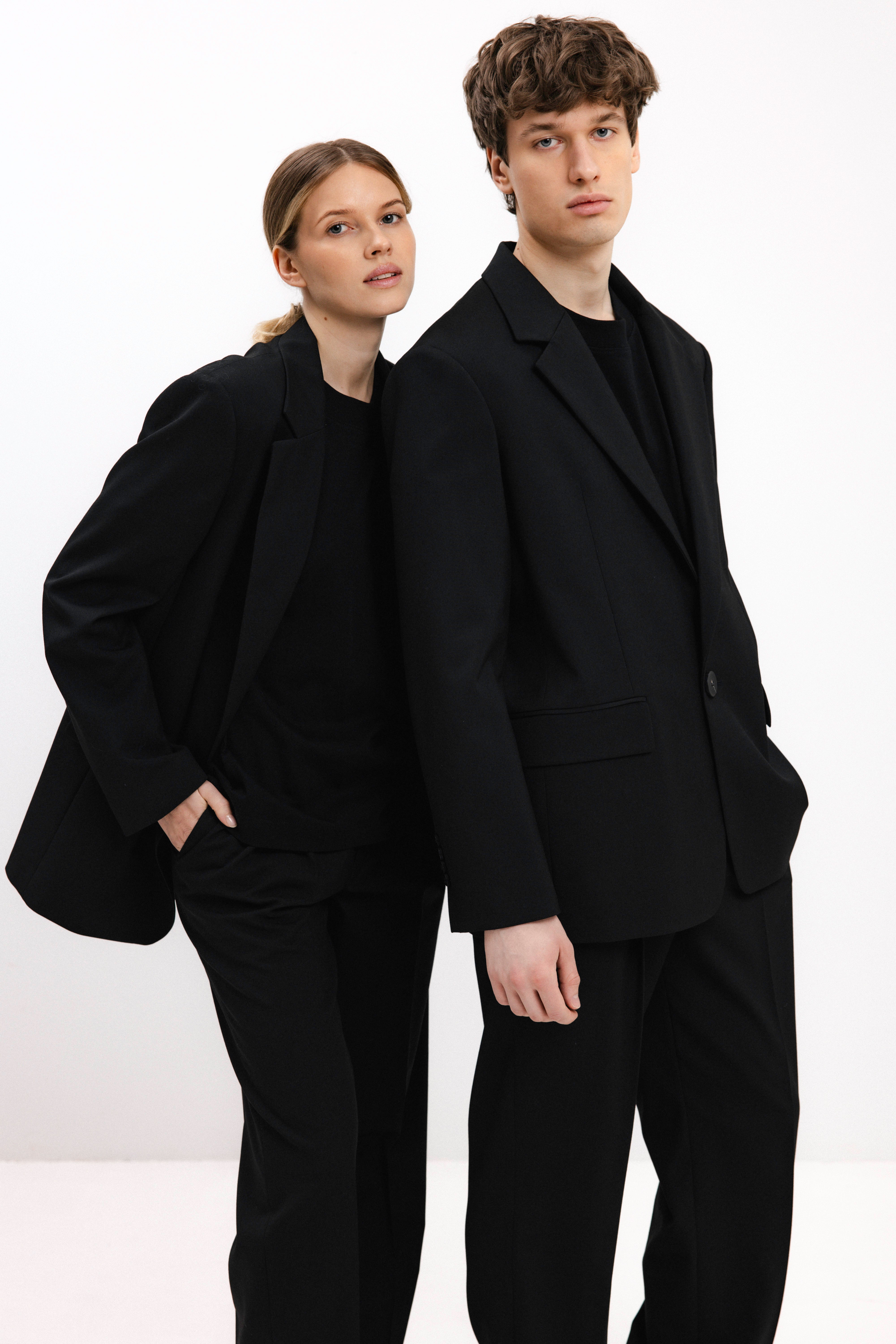 UNISEX JUODAS VIENAEILIS ŠVARKAS