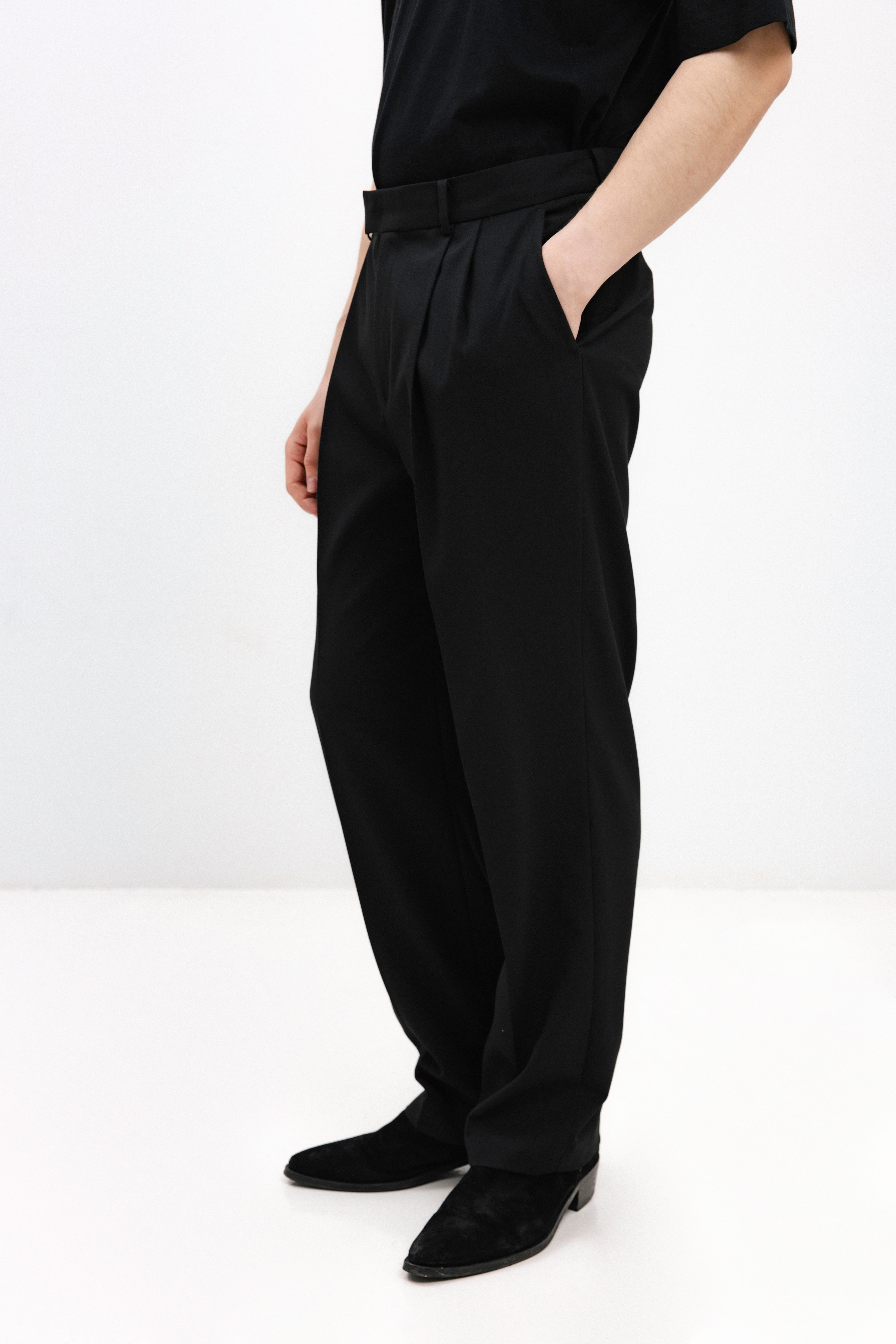 UNISEX JUODOS TIESIOS KELNĖS SU KANTU