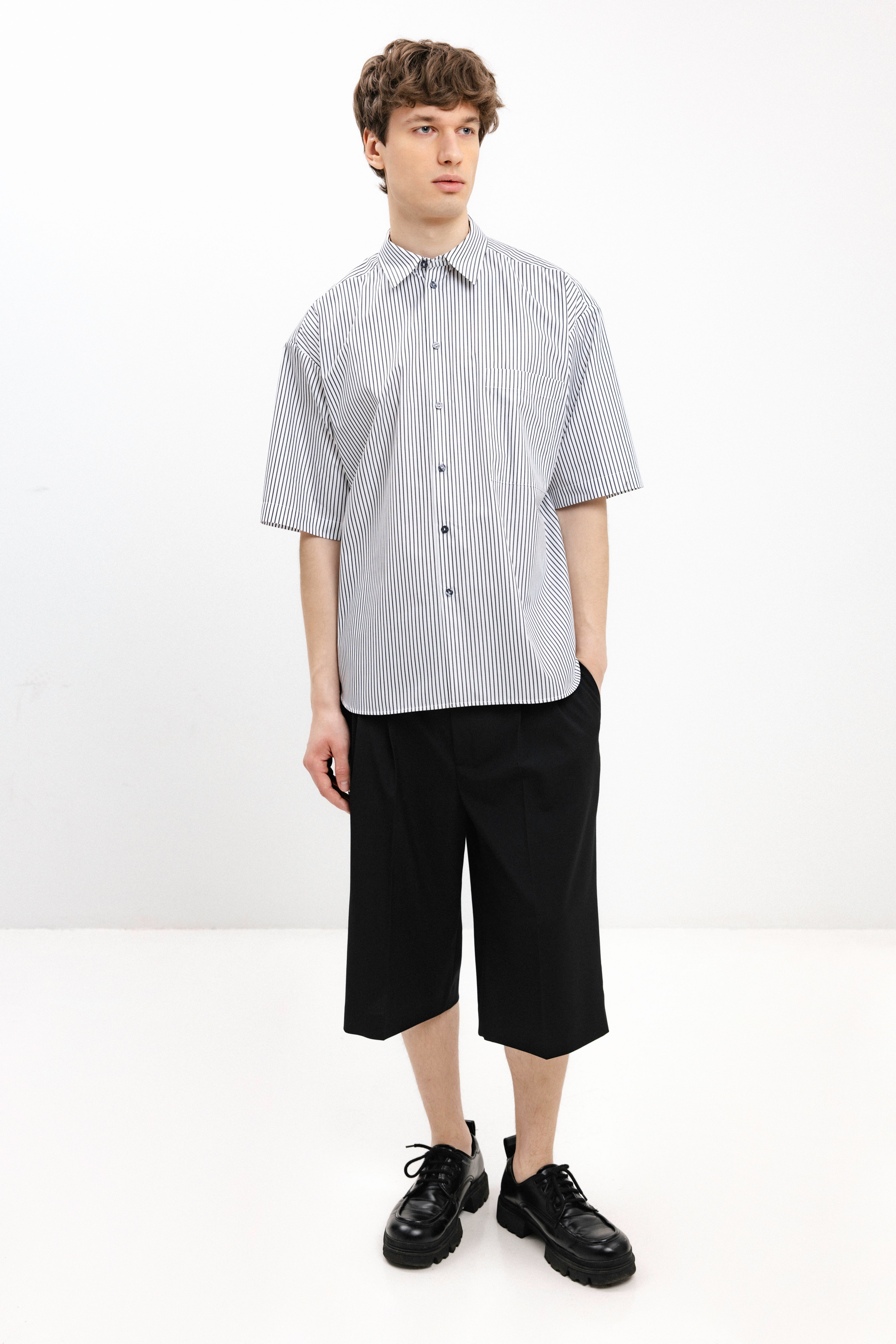 UNISEX BLACK BERMUDA SHORTS