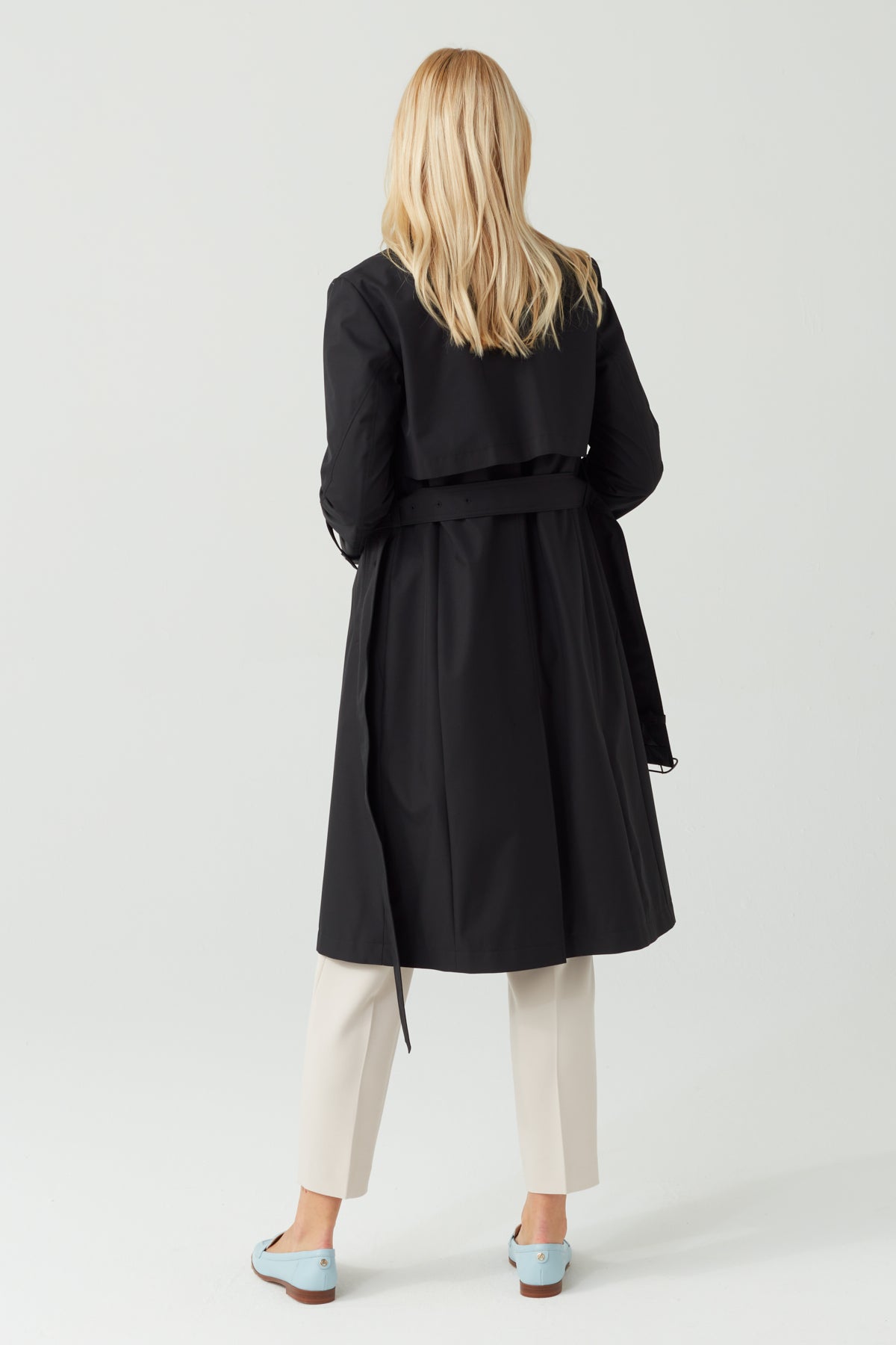 TIMELESS TRENCH COAT IN BLACK