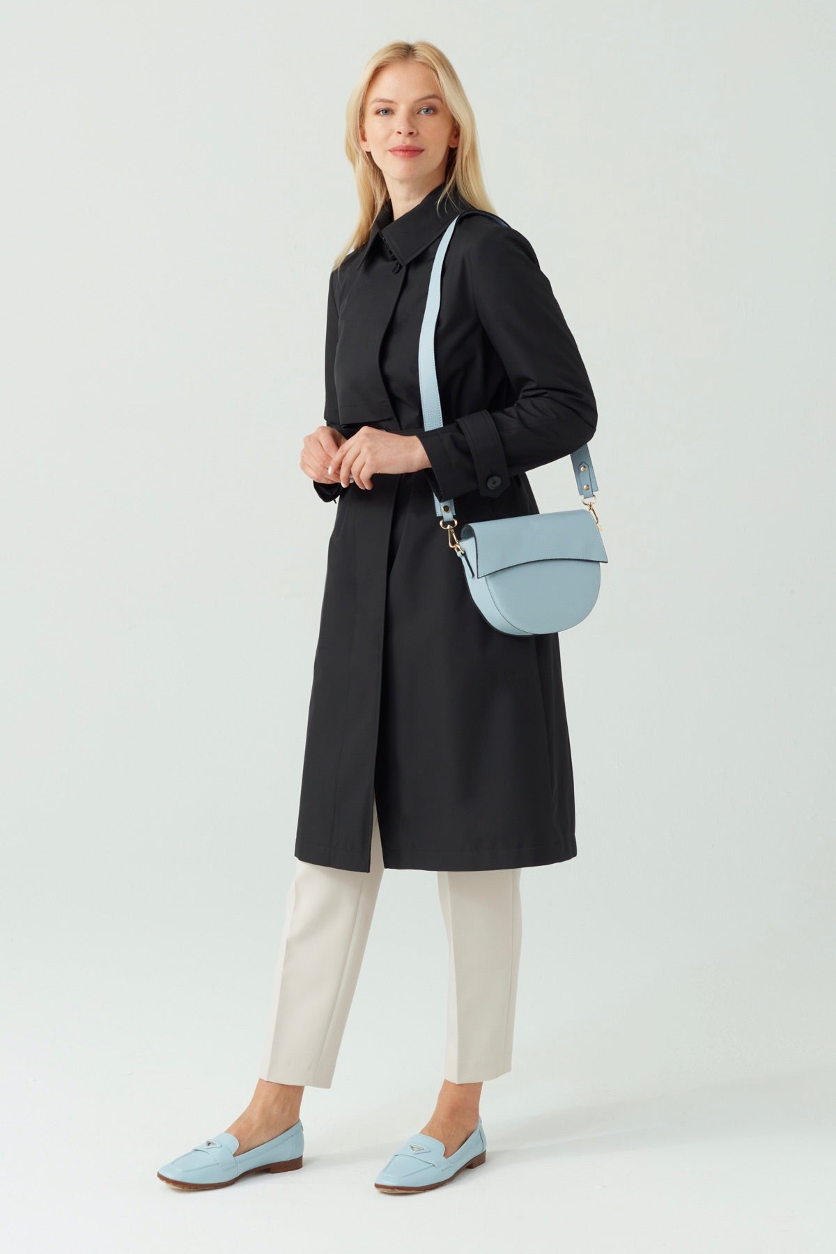 TIMELESS TRENCH COAT IN BLACK