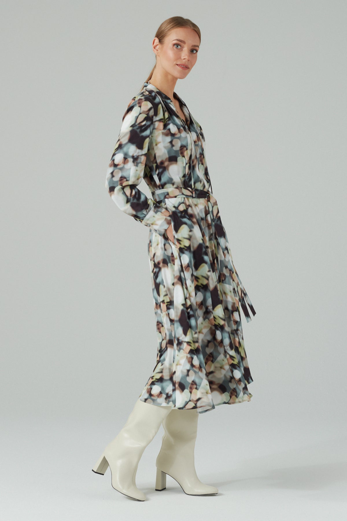 Feminine Viscose Midi Dress in Print