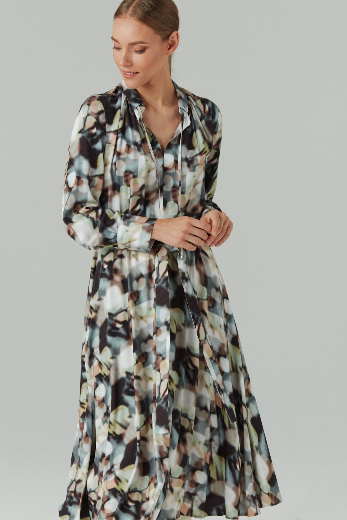 Feminine Viscose Midi Dress in Print