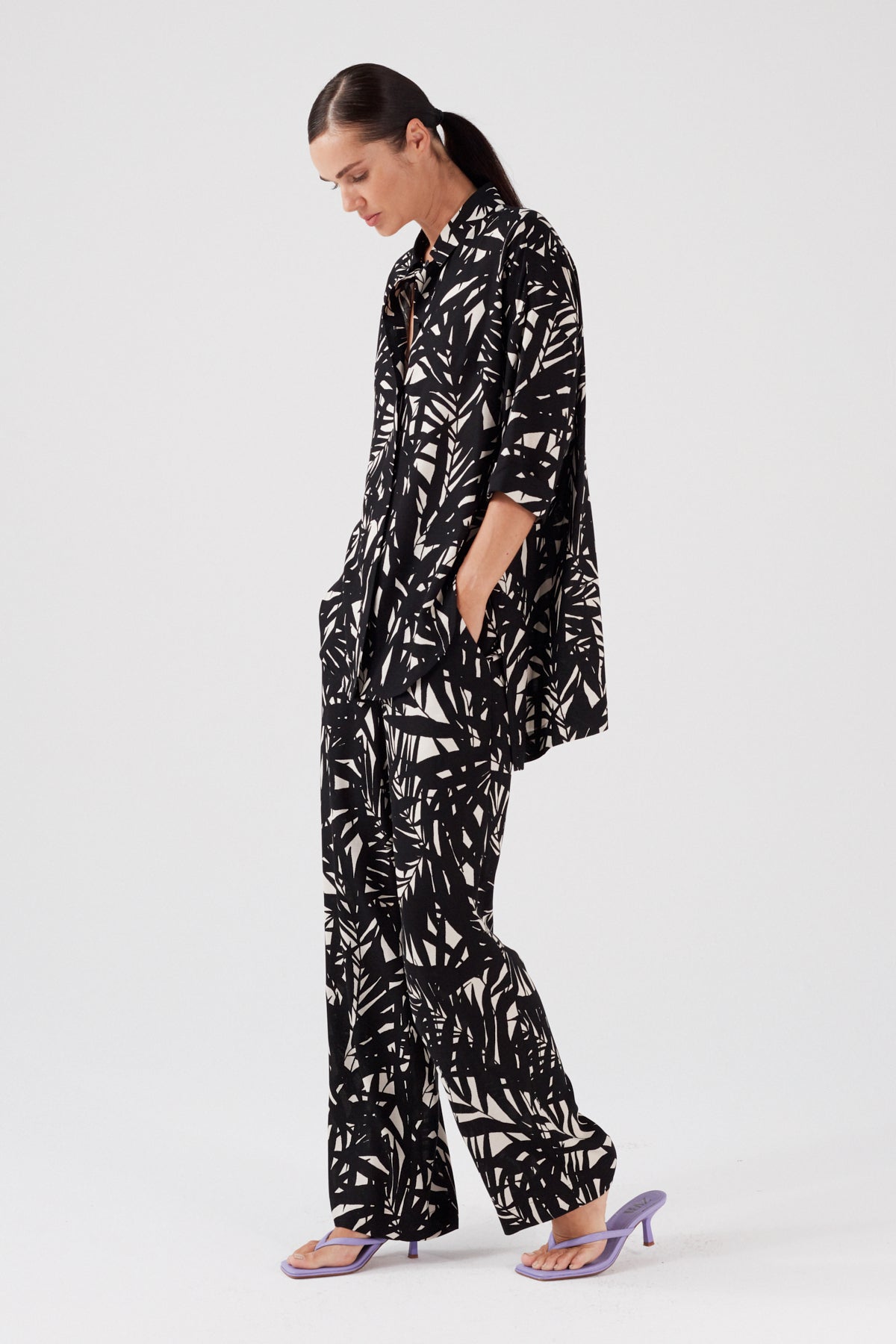 VISCOSE RICH PRINTED TROUSERS