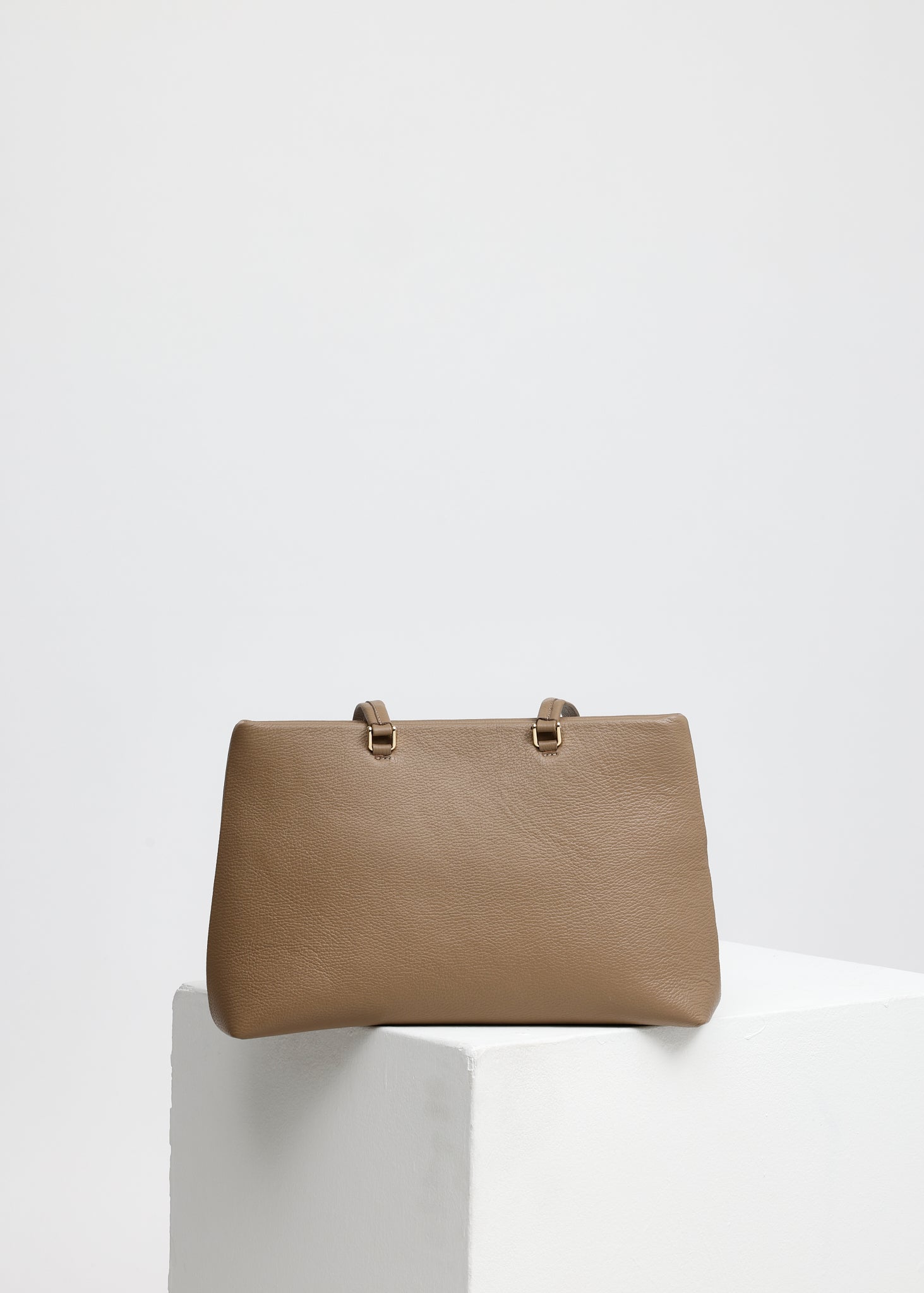WOMEN'S HANDBAG WITH MAGNETIC CLOSURE BEIGE