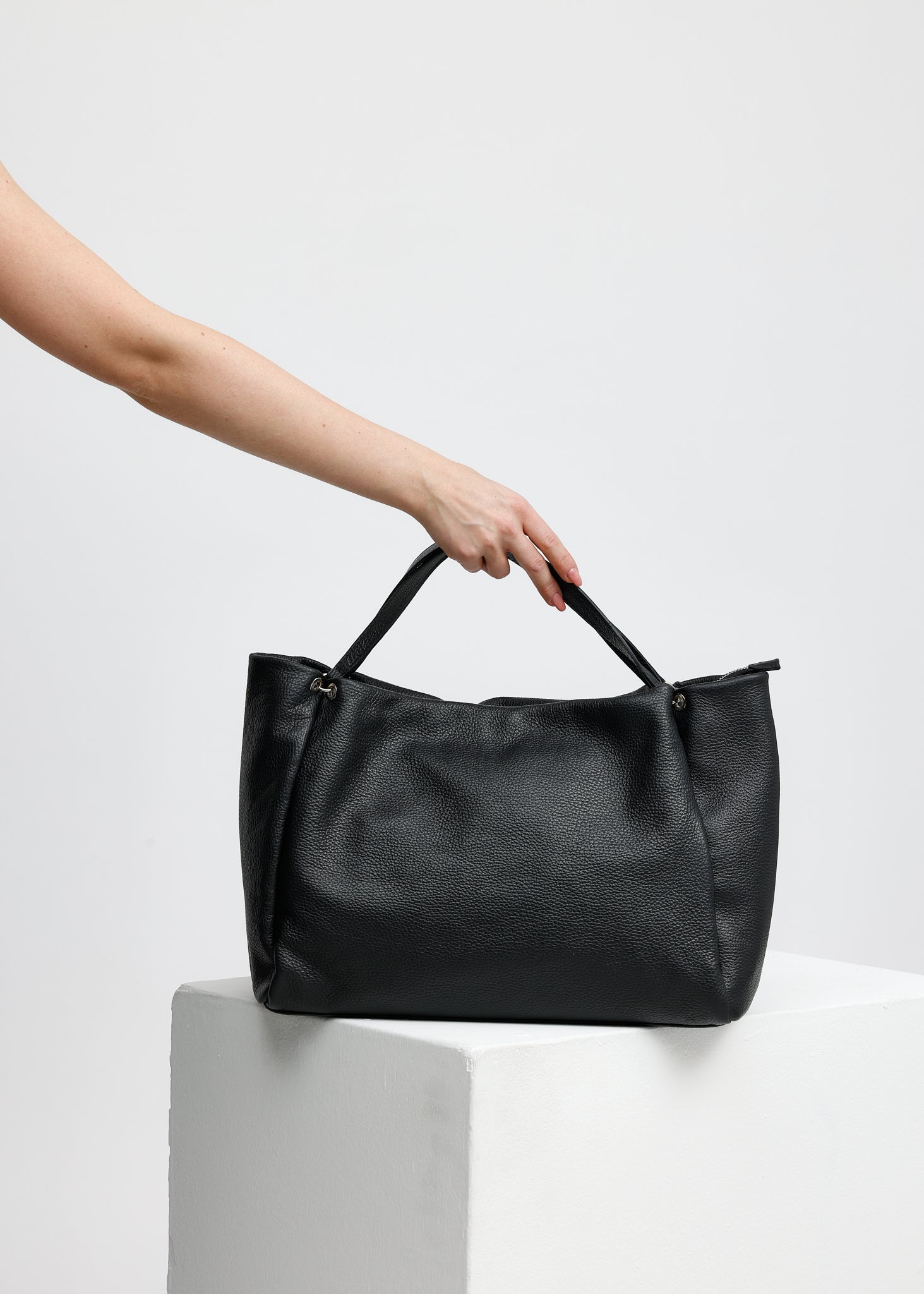 LONG HANDLE HANDBAG BLACK