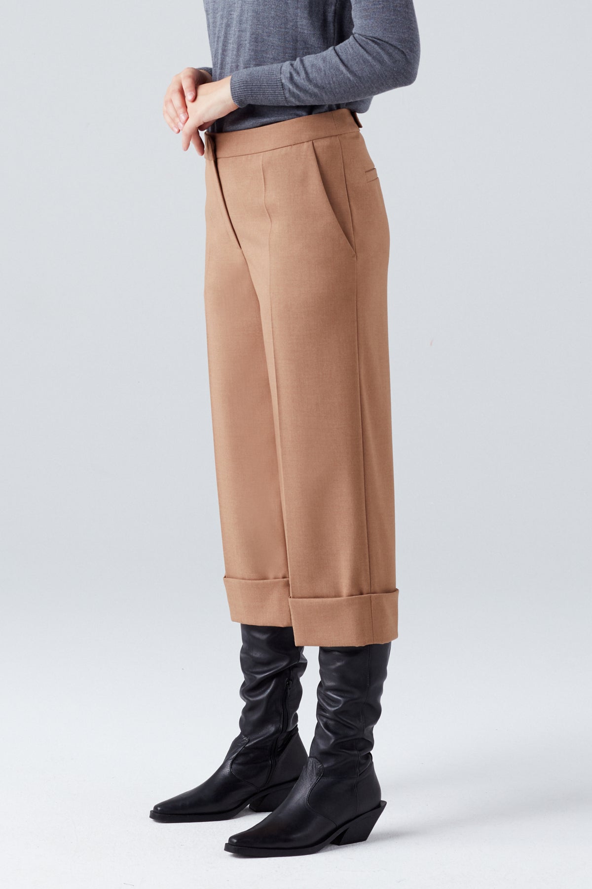 CROPPED MODERN TROUSERS IN CAMEL