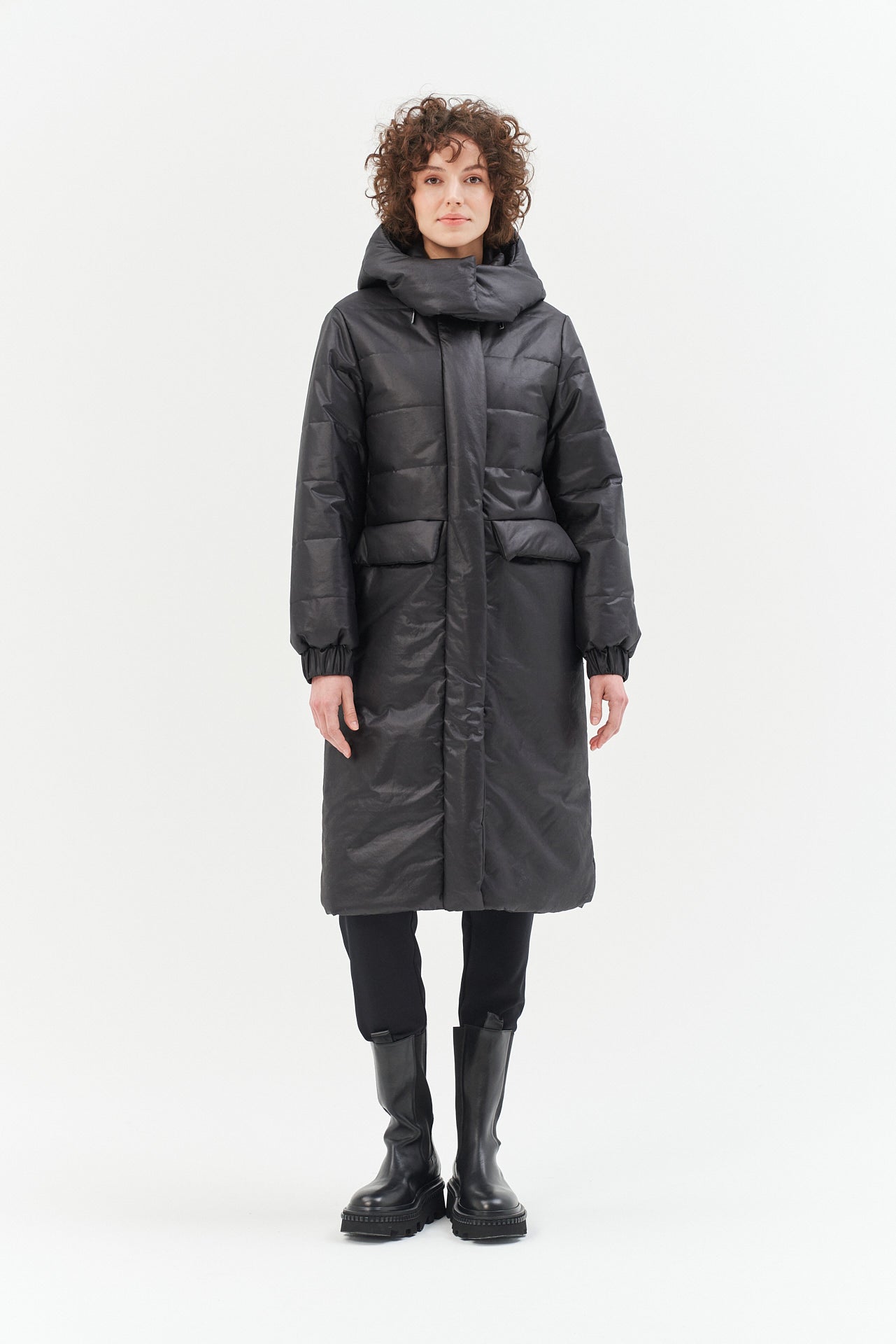 BLACK MIDI COAT PADDED WITH CAMEL WOOL AND MEIDA