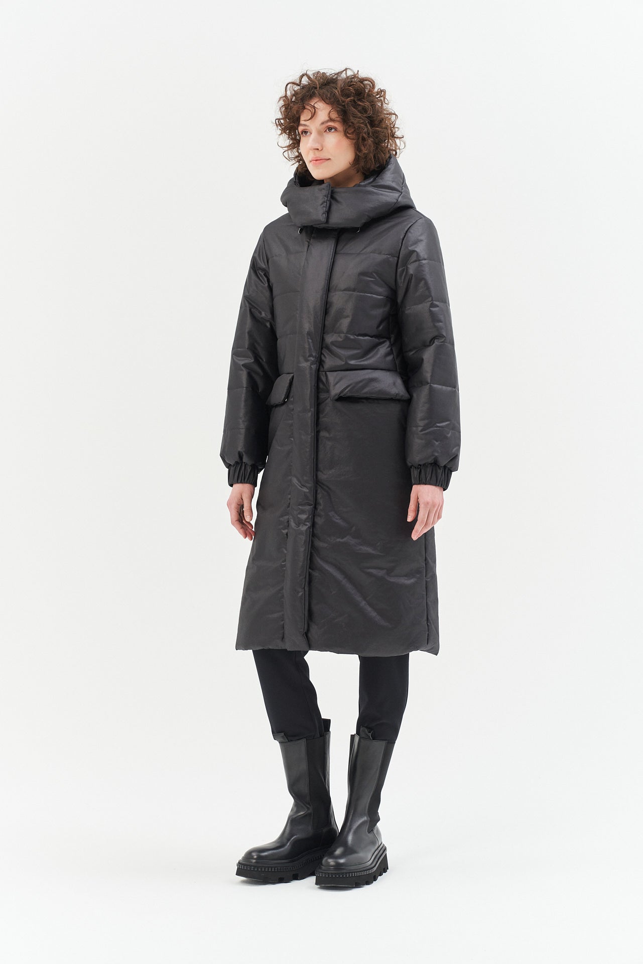 BLACK MIDI COAT PADDED WITH CAMEL WOOL AND MEIDA