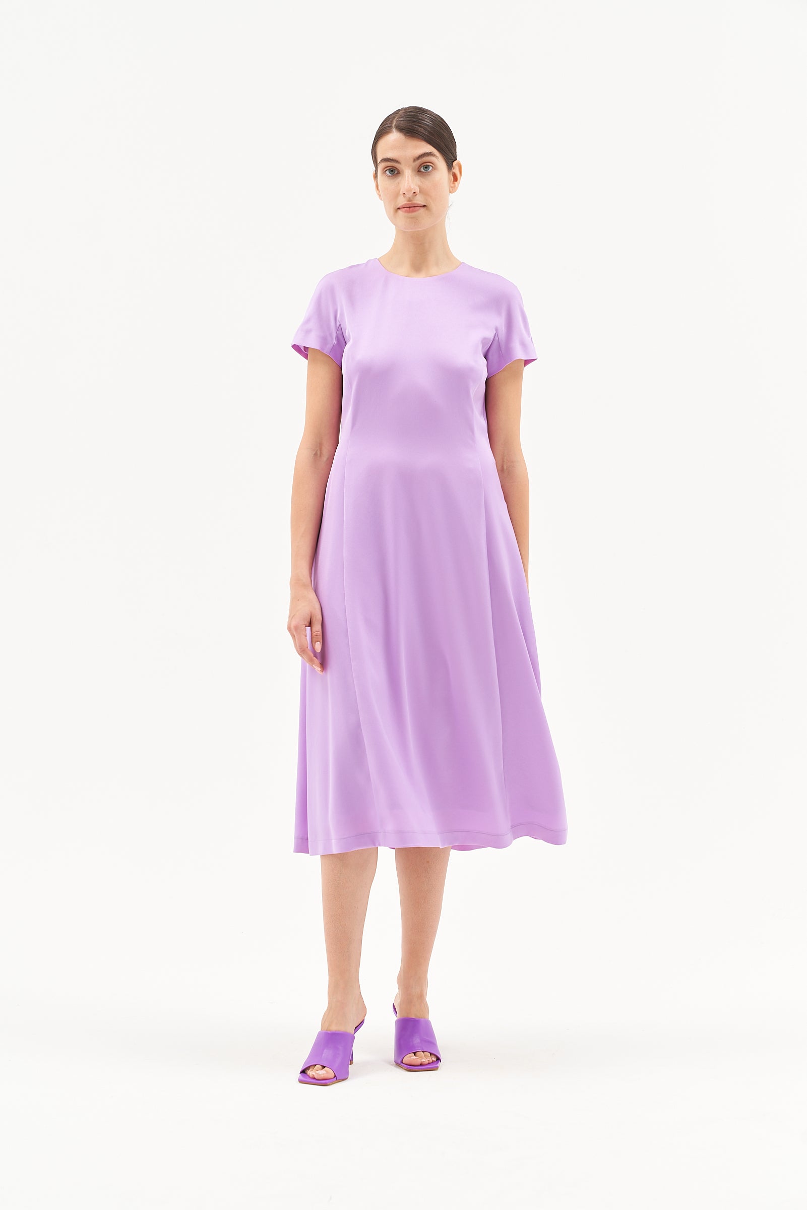 SHORT SLEEVE DRESS IN LILAC