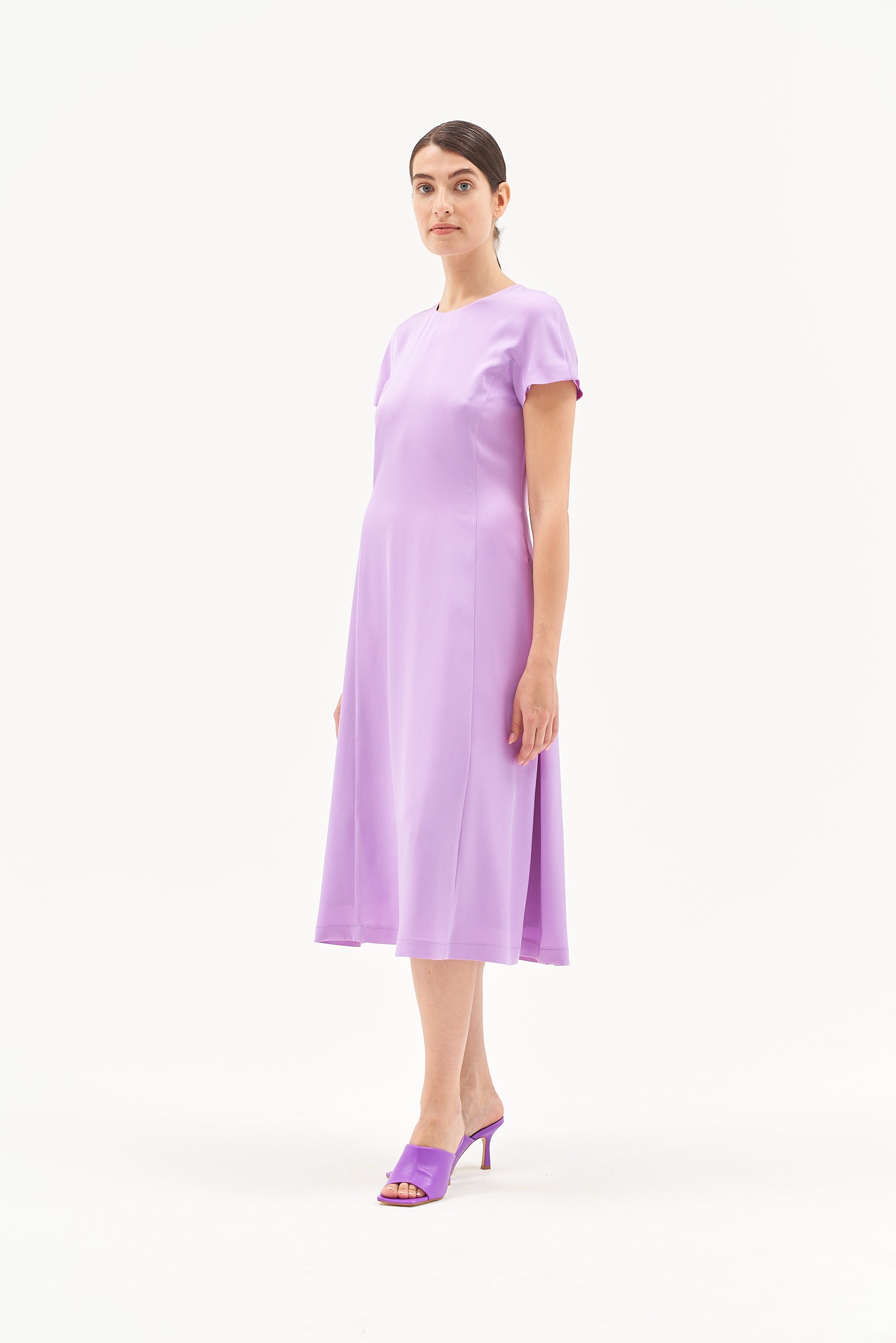 SHORT SLEEVE DRESS IN LILAC