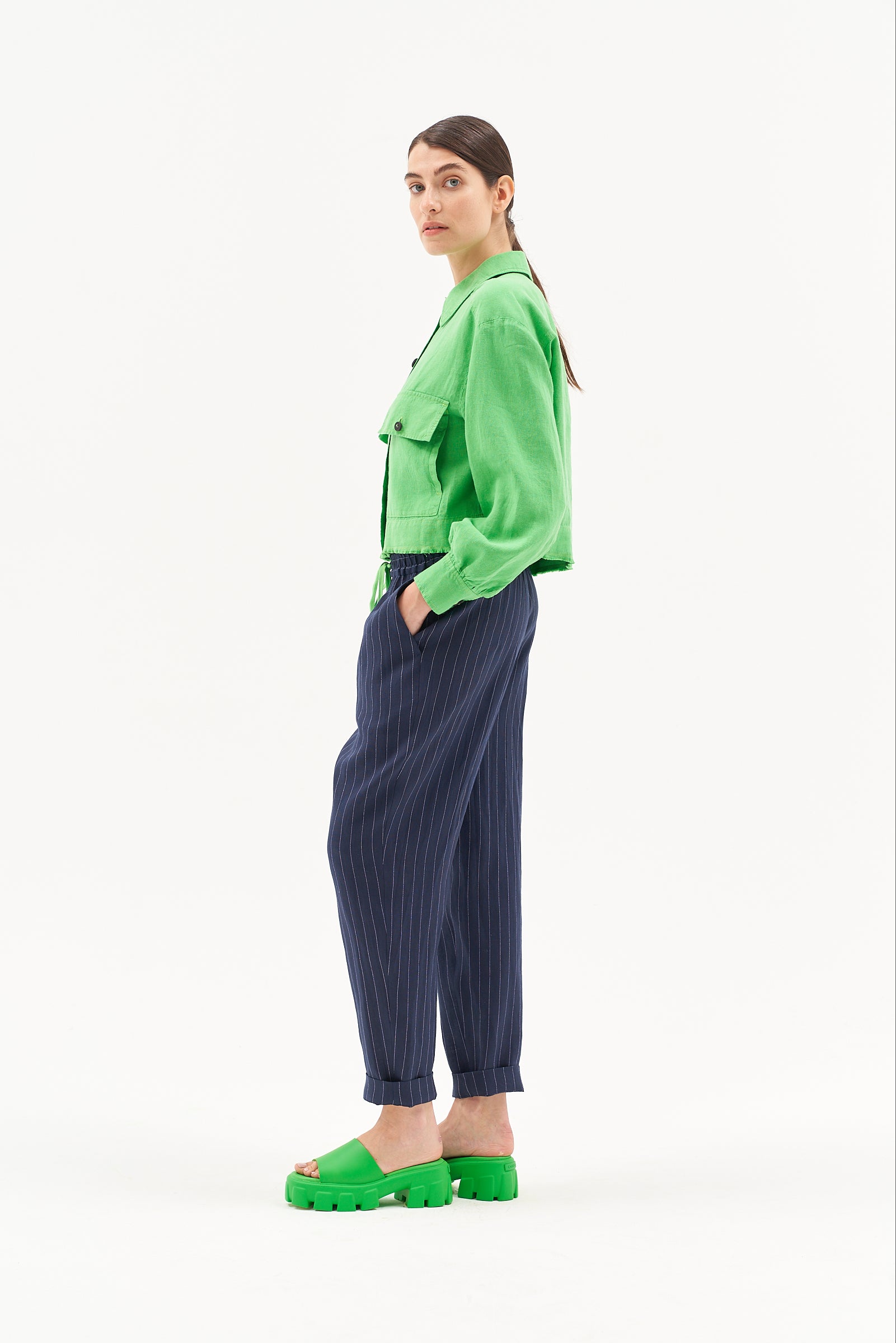 LINEN RICH TRAPERED ANKLE GLAZER TROUSERS IN NAVY